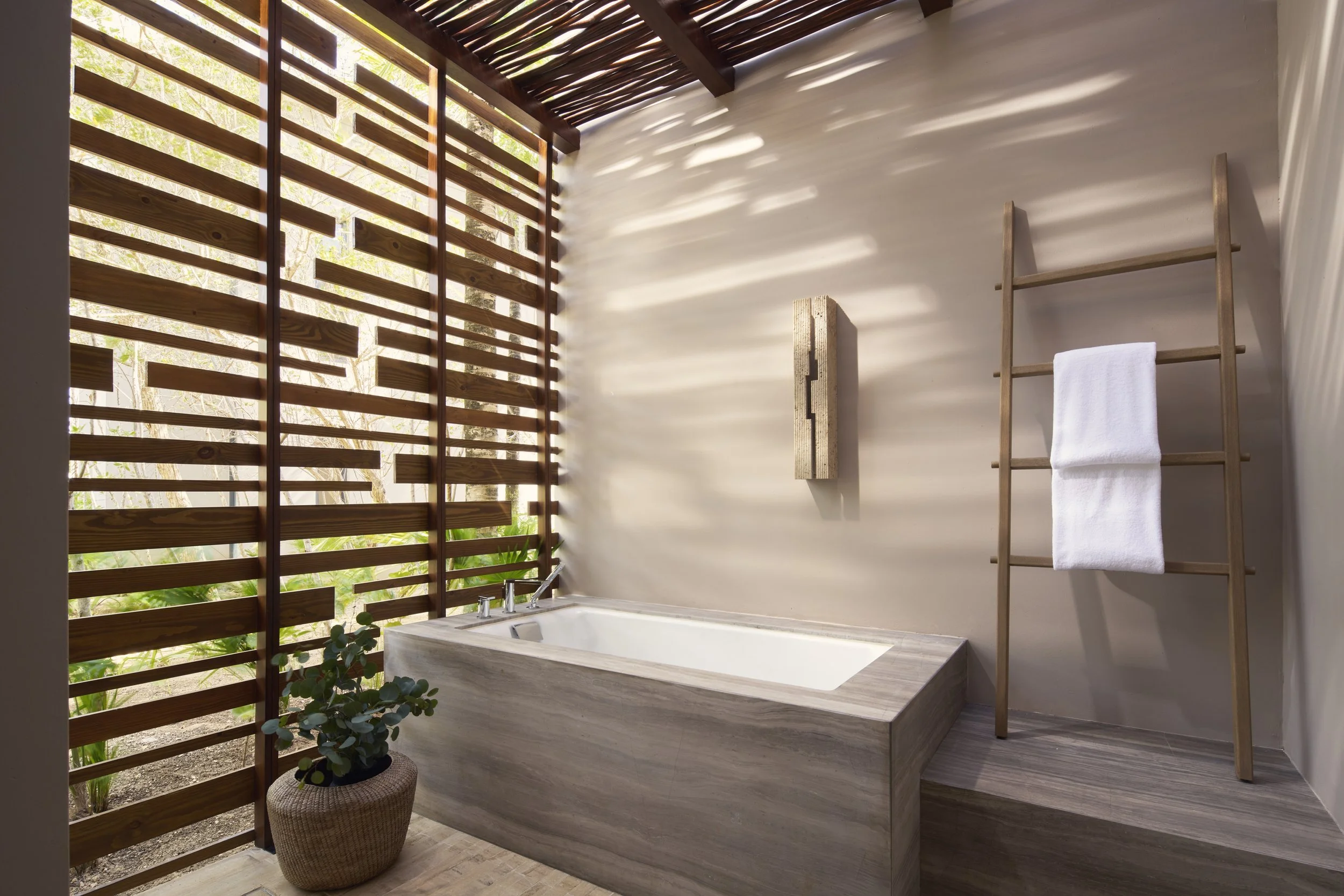 Studio-Plunge-Pool-Outdoor-Tub.jpg