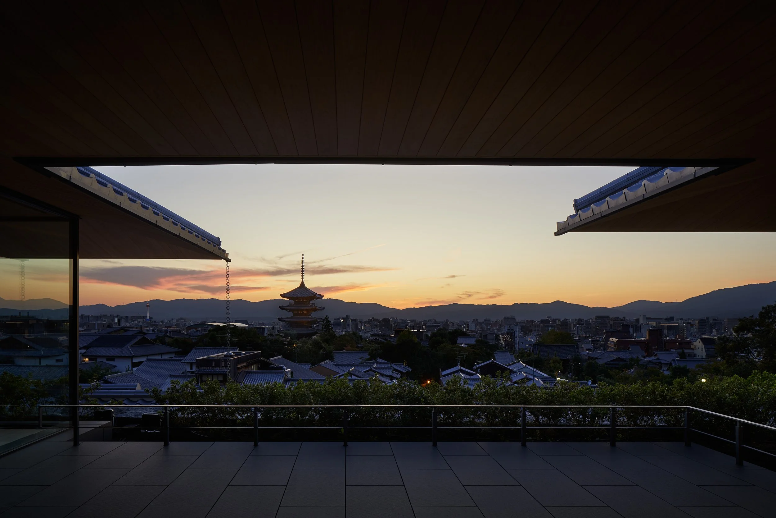 Park Hyatt Kyoto-7-L4 Terrace-NIGHT.jpg