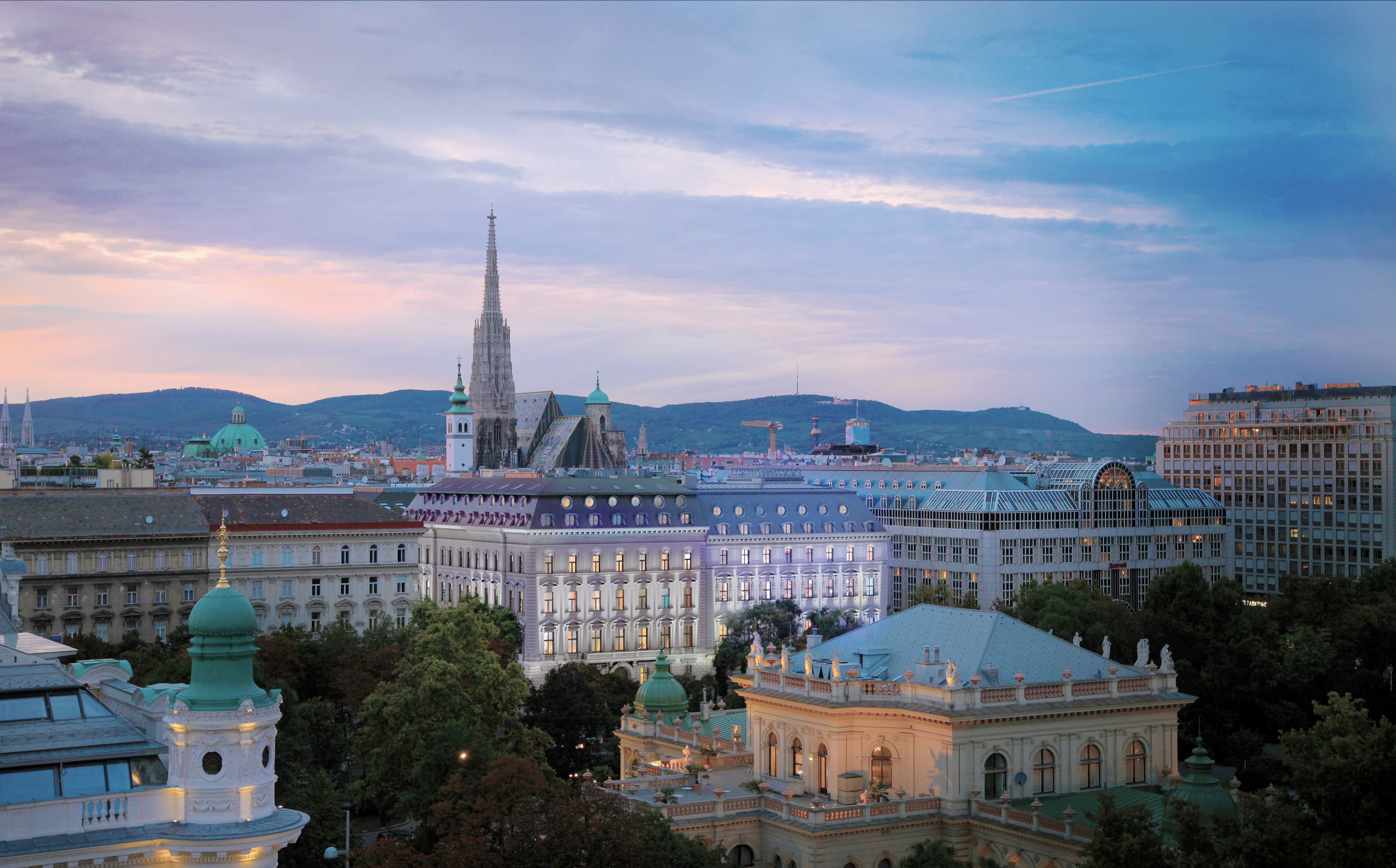 Almanac Palais Vienna_PROFILE PICTURE Outside Shot with St Stephans.png