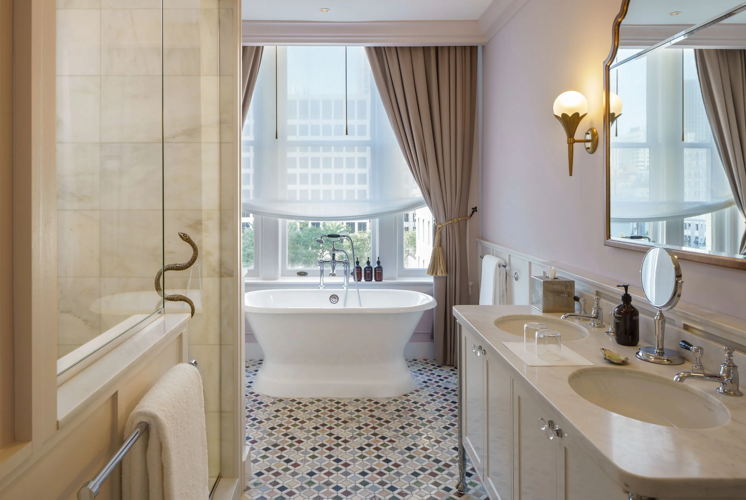 Maison-Metier-Premium-Luxury-King-Bath.jpg