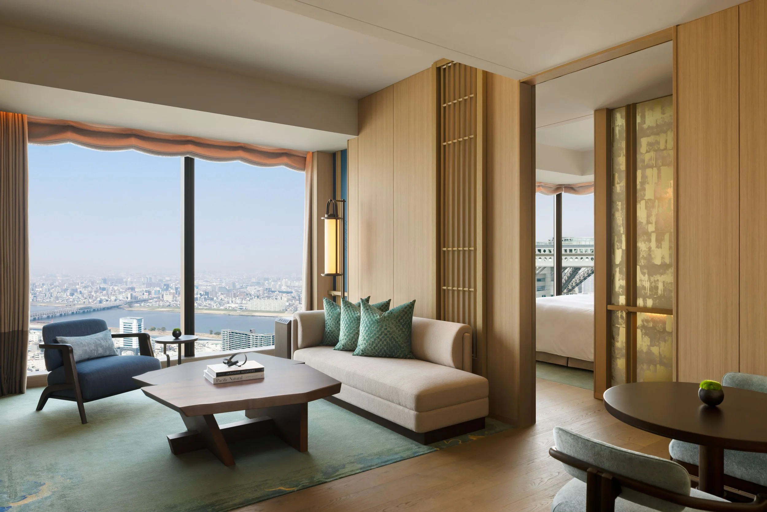 Room_Corner Suite_Living.jpg