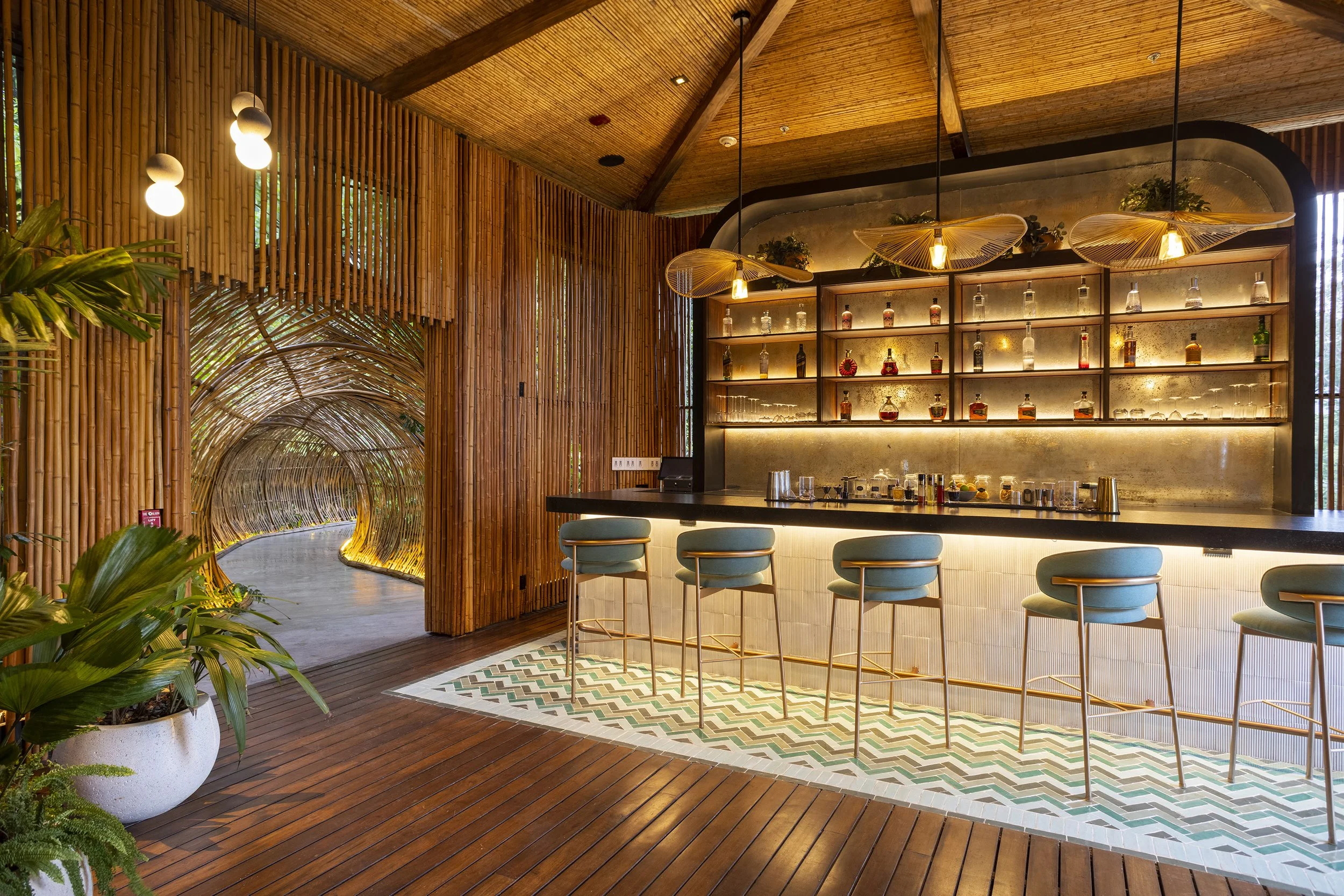 ANDAZ_COSTA_RICA_OSTRA_BAR.jpg
