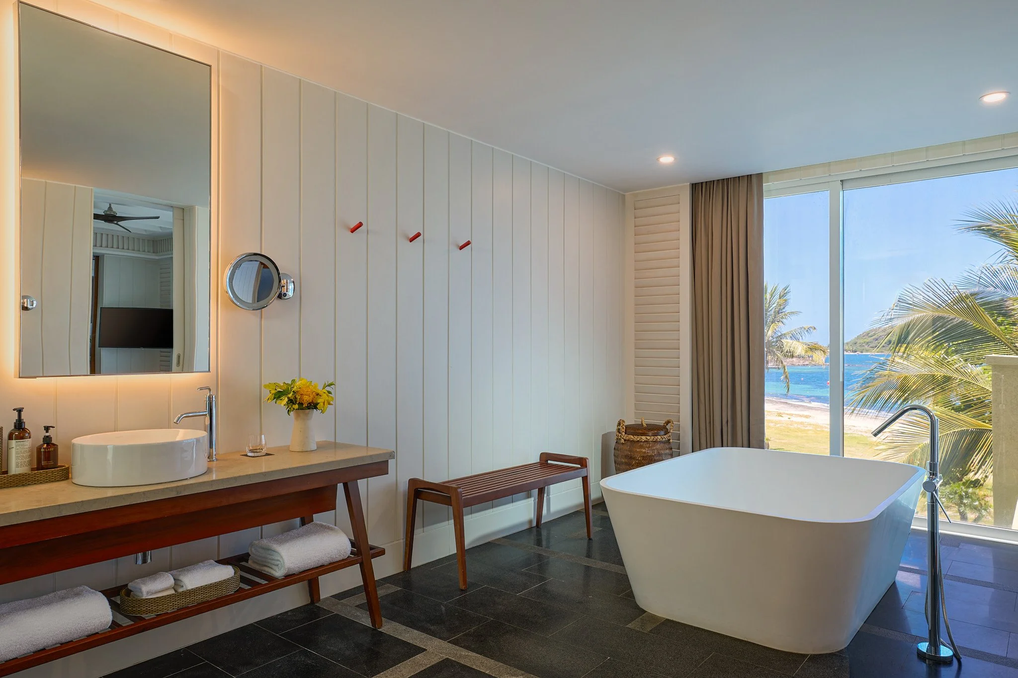 015_PENT_Villa_Bi-Level_Bathroom_rm311_PHSKB_59340.jpg