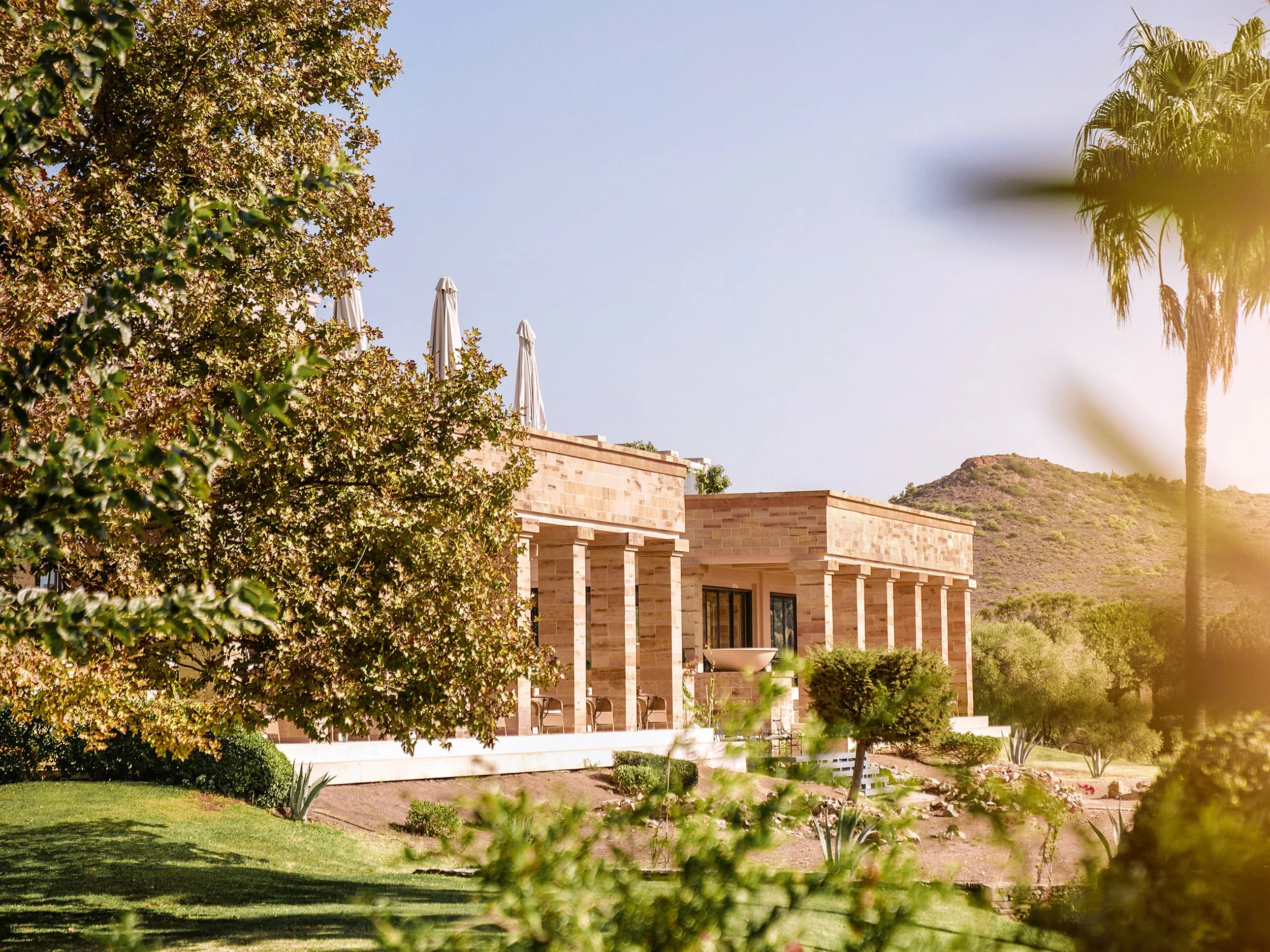 09-Luxury-Resort-with-Unique-architecture.jpg