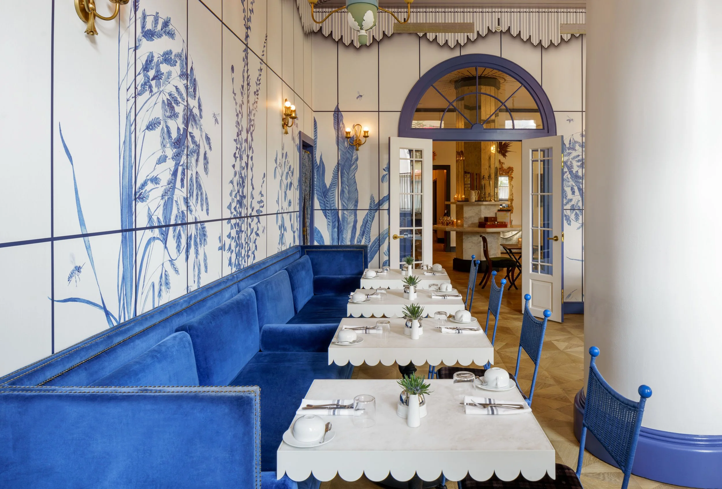 Maison-Metier-Breakfast-Restaurant-Seating.jpg