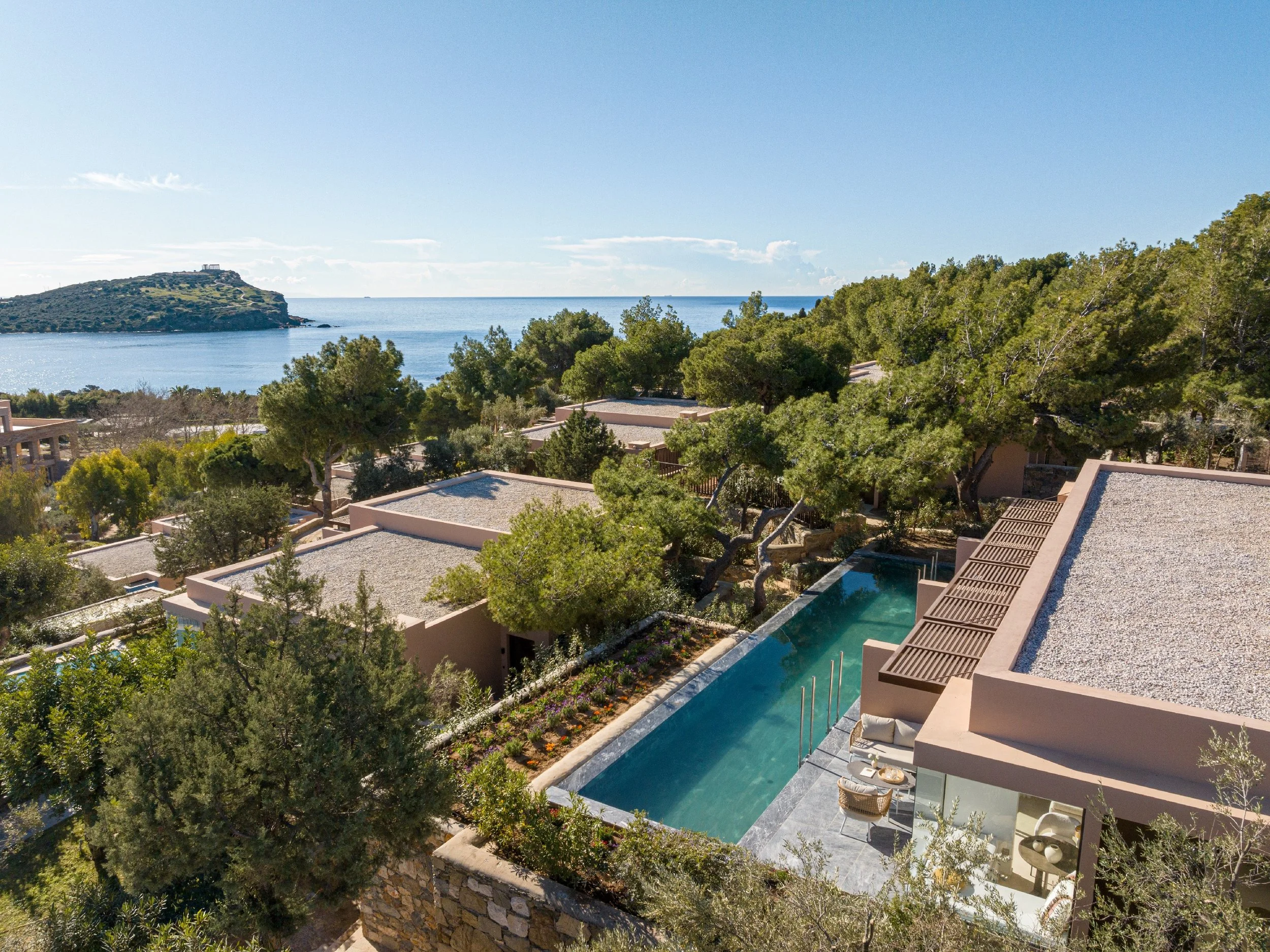25-swim-up-premier-bungalow-cape-sounio.jpg
