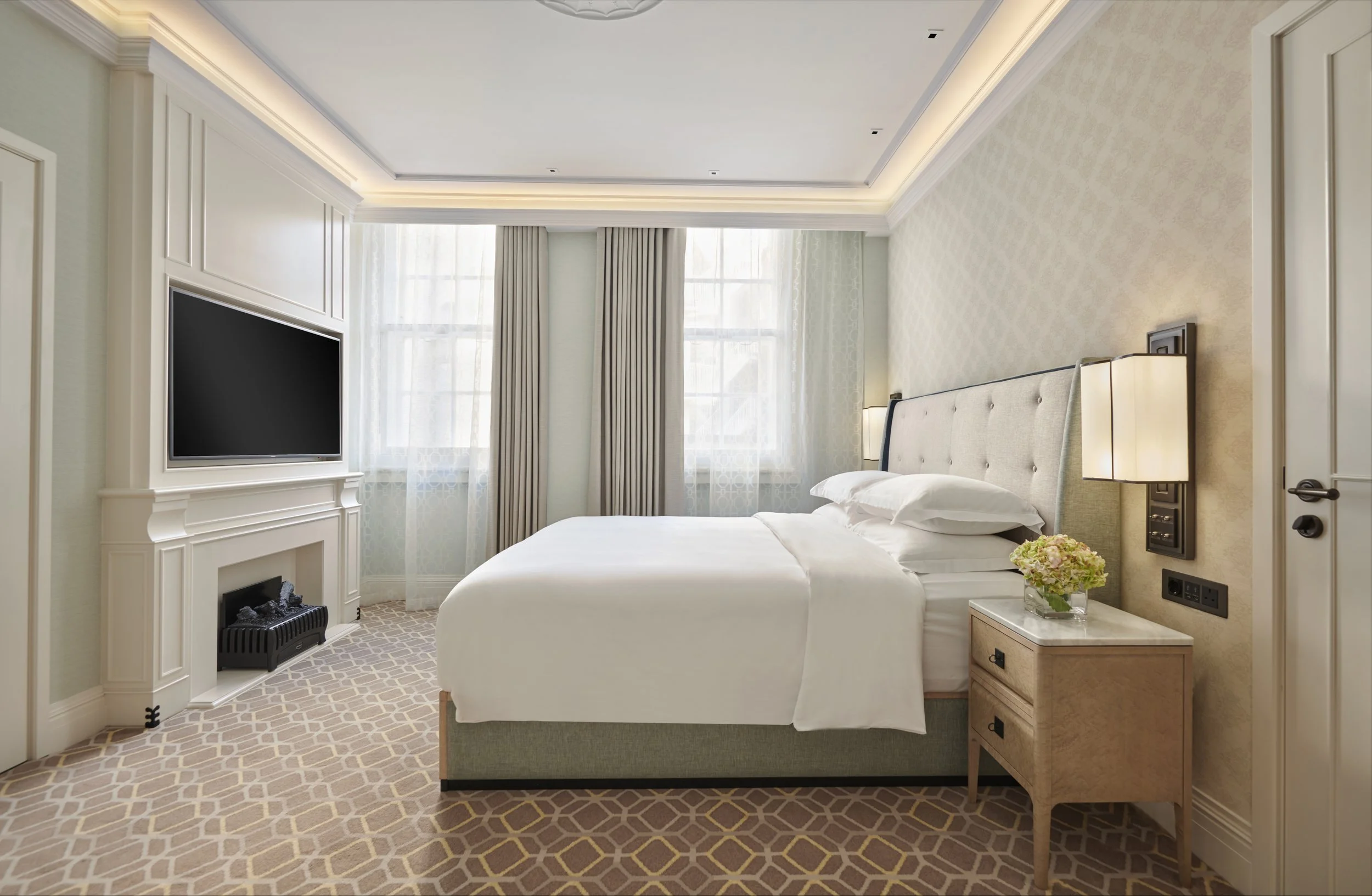 LHRUB_P01_Koestler Suite with 1 King Bed.jpg