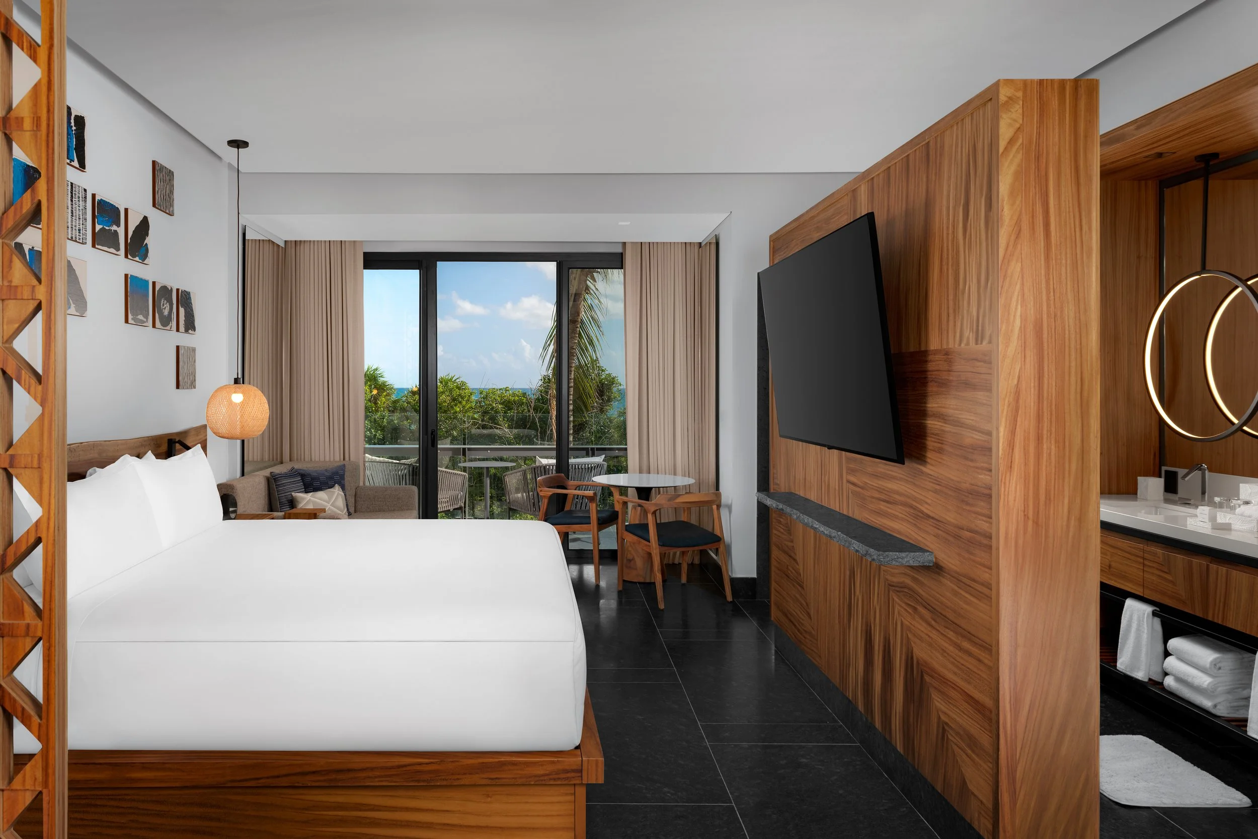 Partial Ocean View Guestroom with King Bed (1).jpg