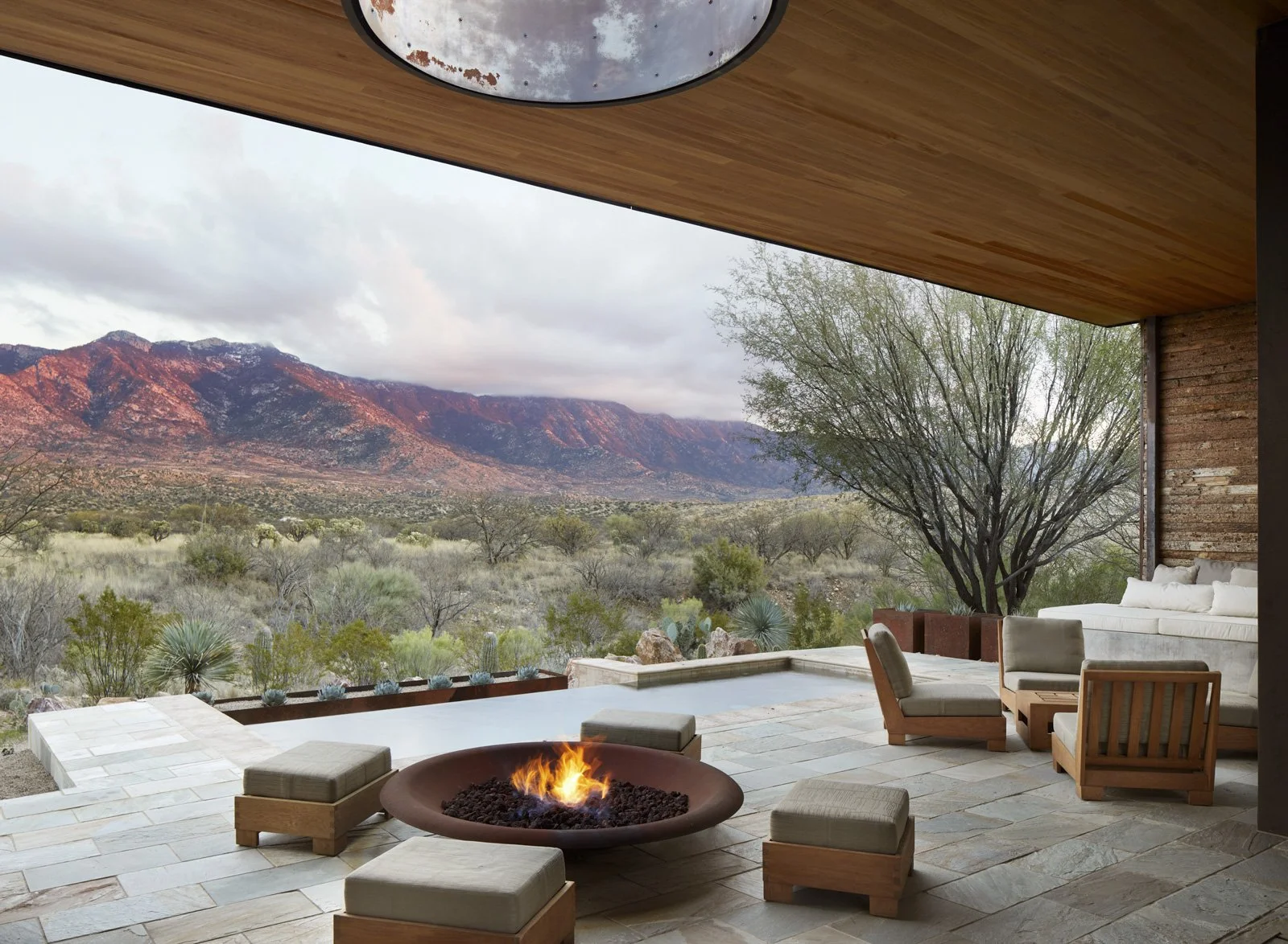 170117_Miraval_0418_v14_patio2_hero_resized.JPG