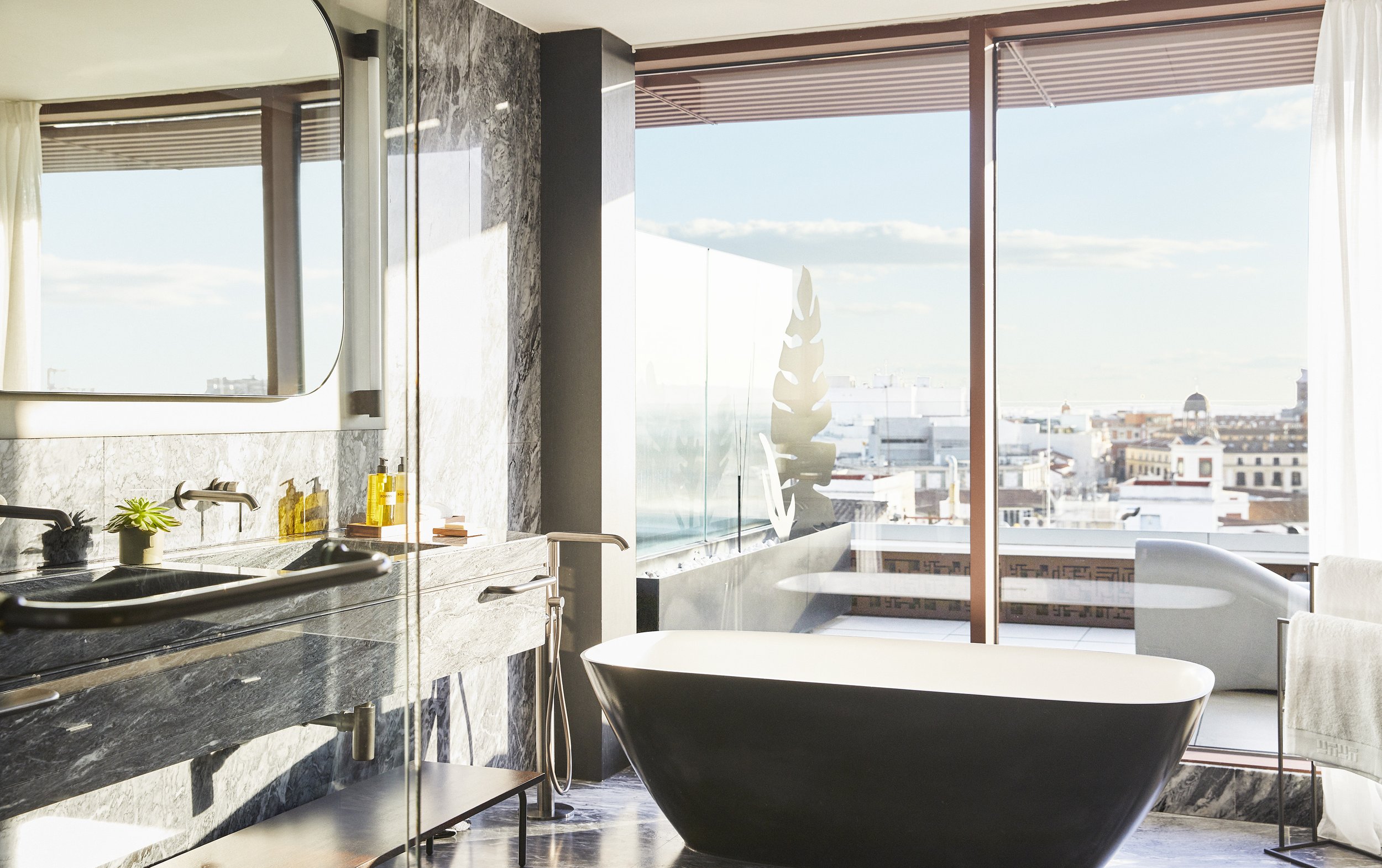 Thompson-Madrid-Bathhub-Terrace-Suite.jpg