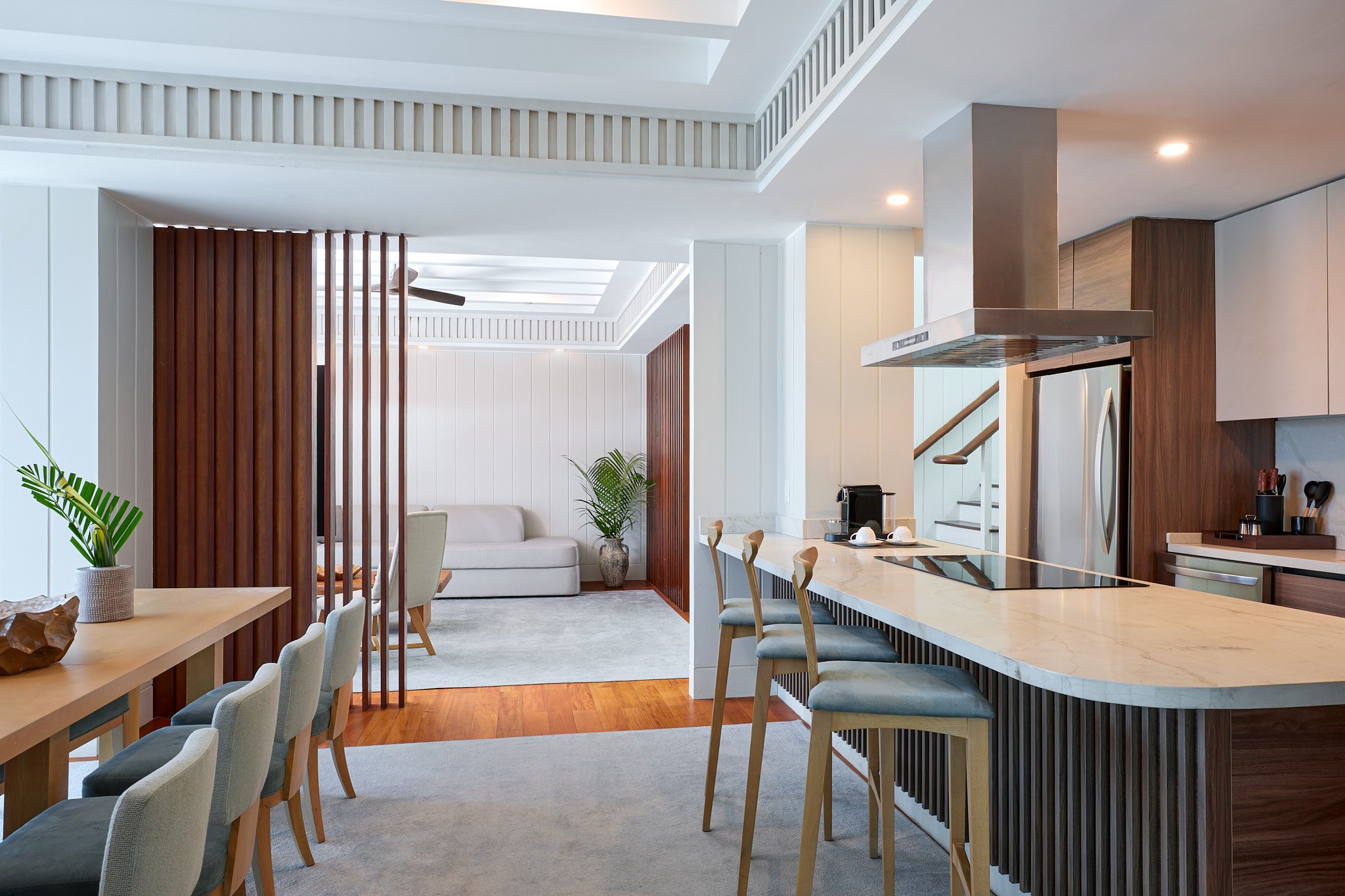 013_PENT_Villa_Bi-Level_Kitchen_Wide_rm311_PHSKB_59166.jpg