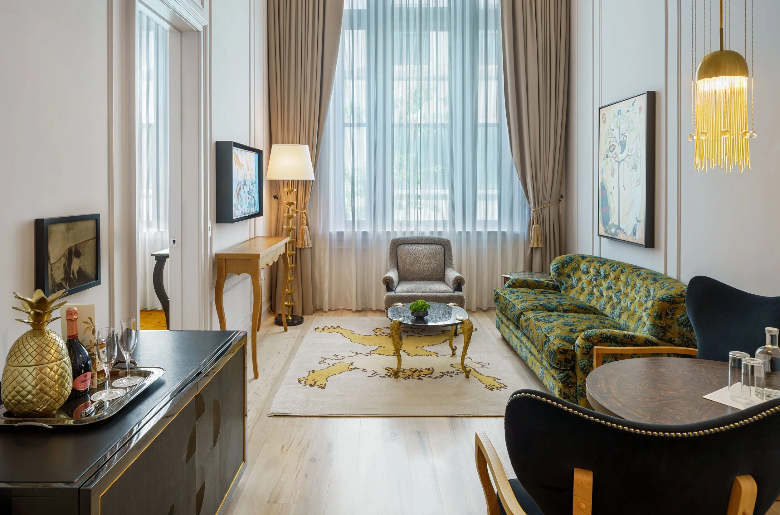 Maison-Metier-One-Bedroom-Suite-Parlor.jpg