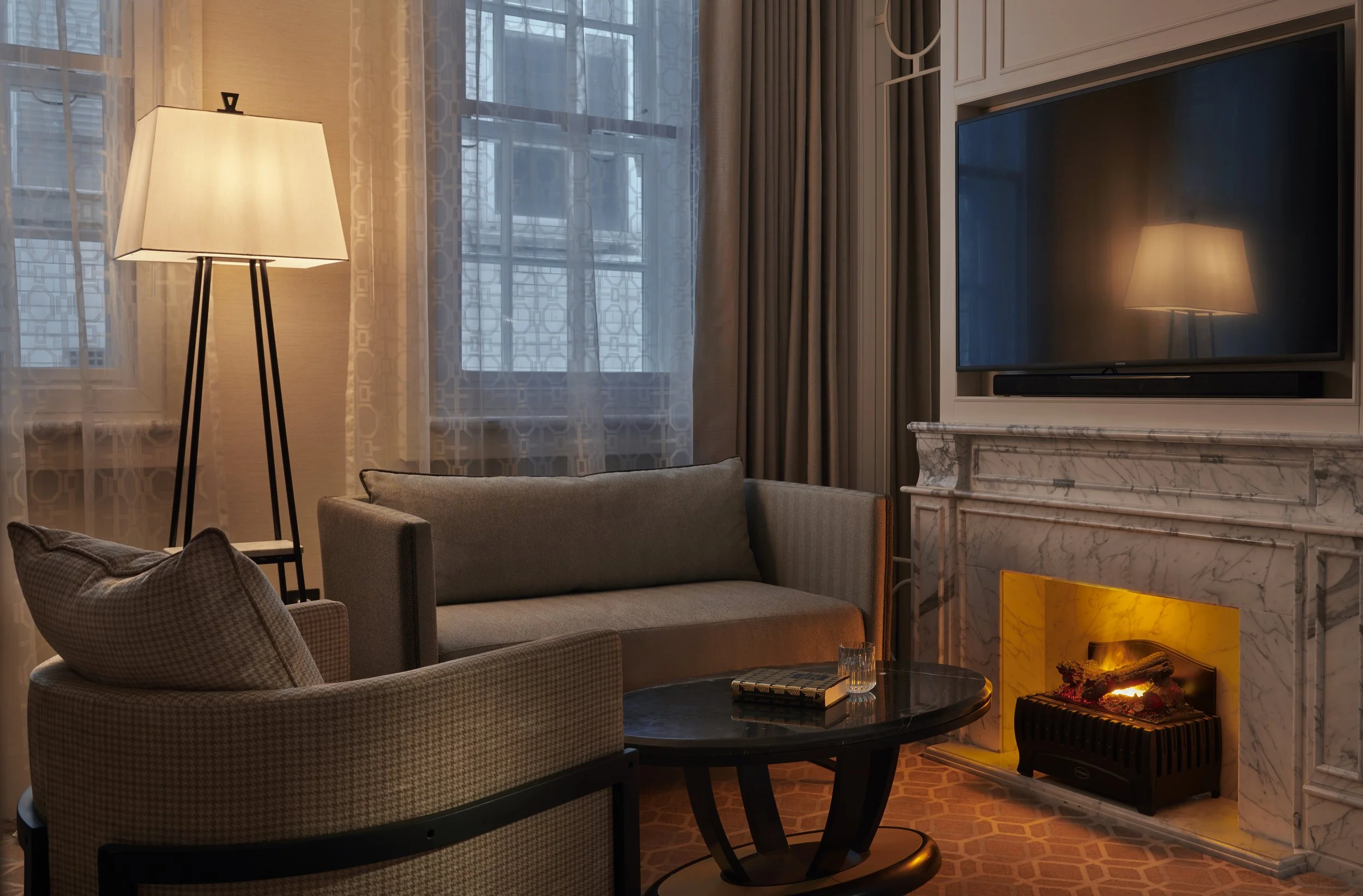 LHRUB_P03_Sherlock Suite with 1 King Bed.jpg