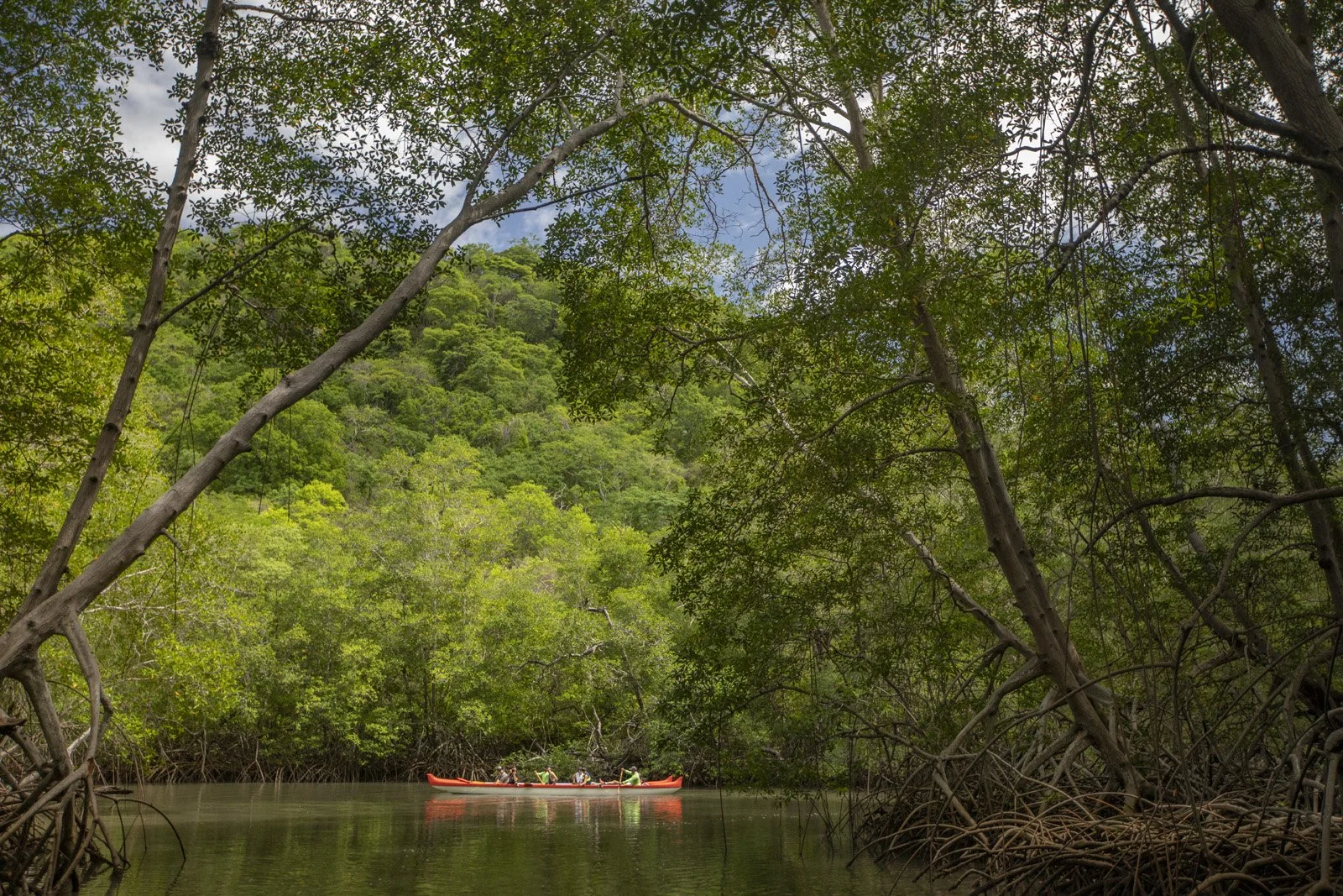 ANDAZ_COSTA_RICA_ACTIVITIES_OUTRIGGER_CANOE.jpg