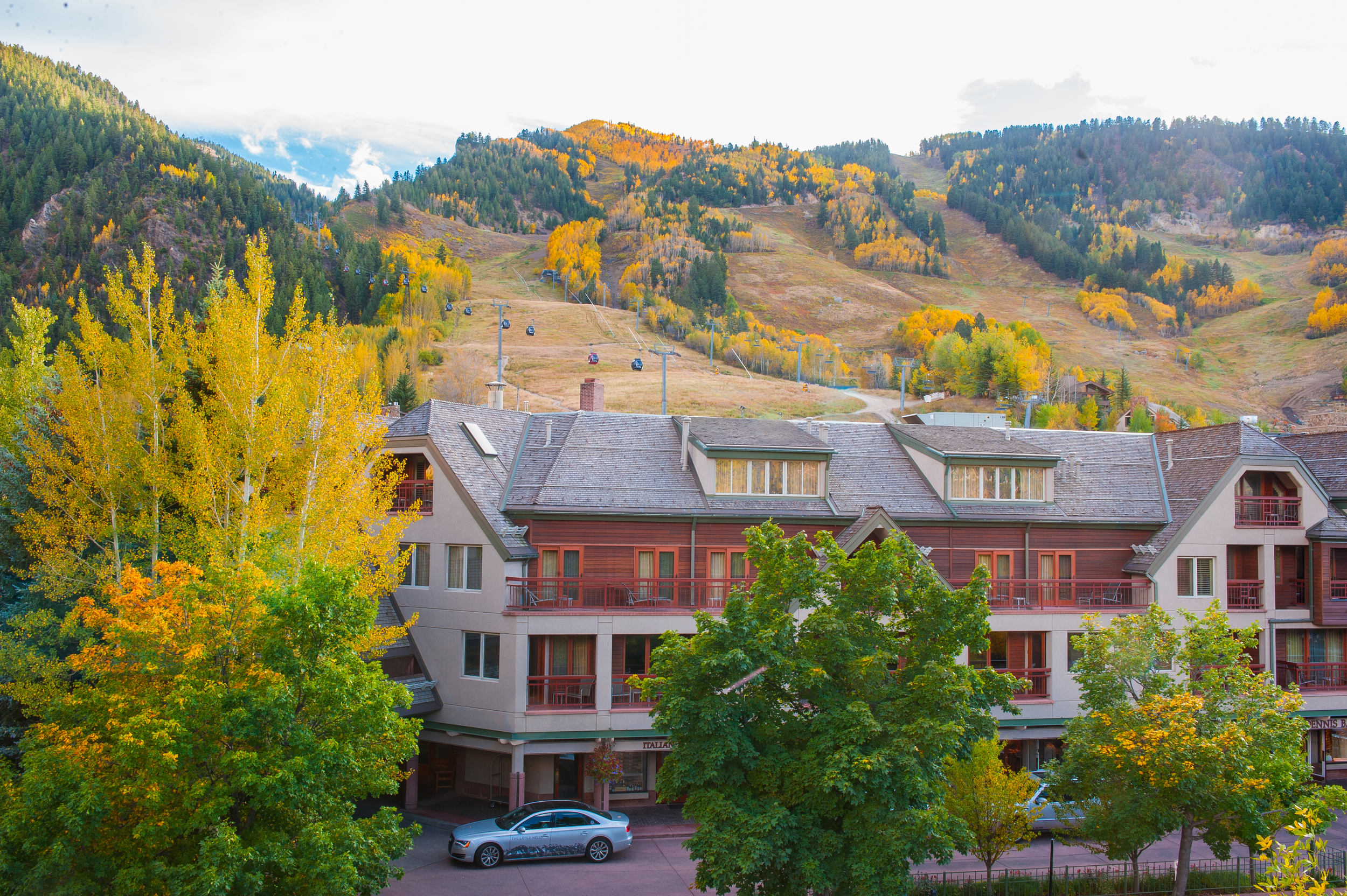 WEB_tln_fall_exterior-4256x2832-17402392-e3f6-4147-81a6-da0d0d4f1cf3.png