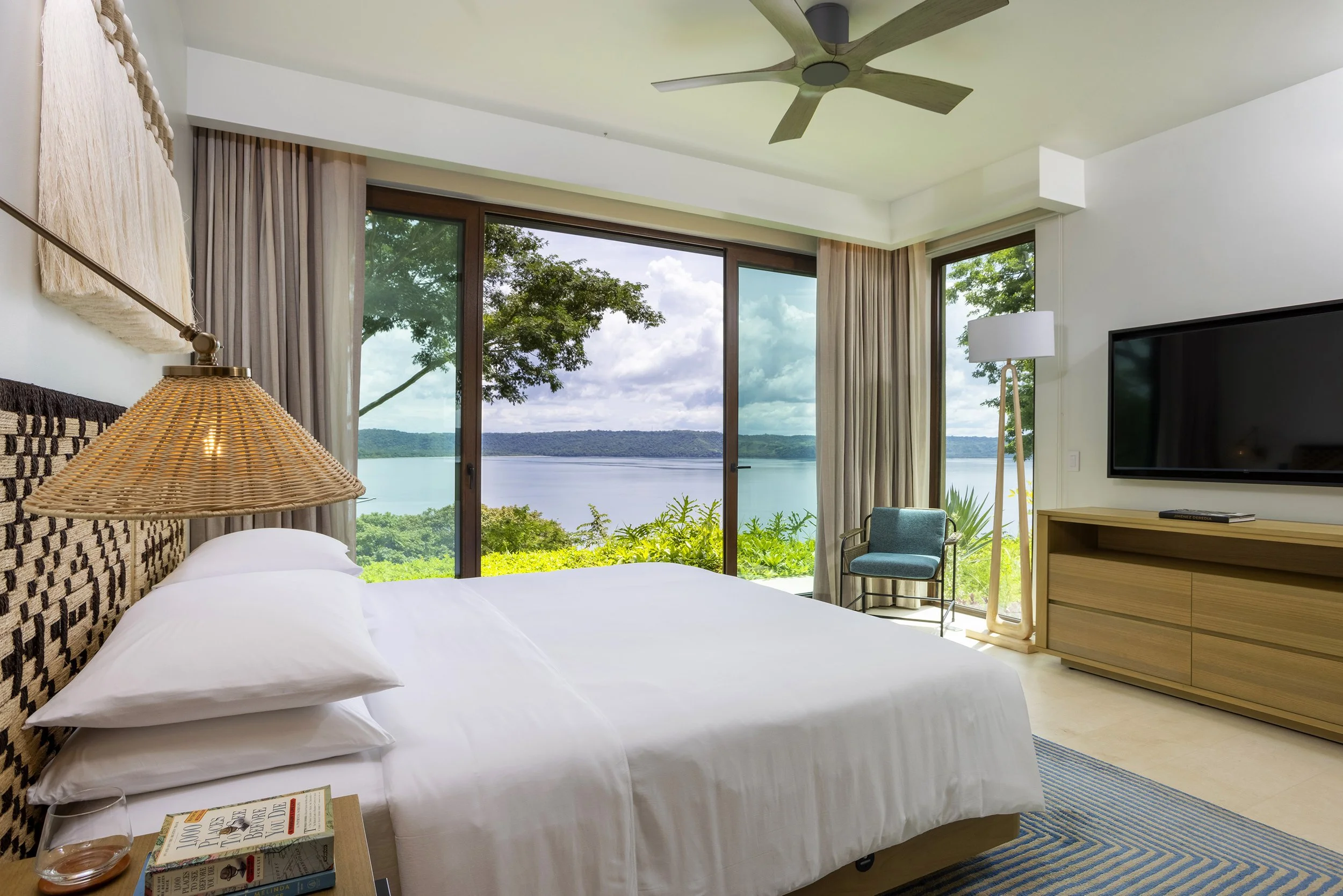 ANDAZ_COSTA_RICA_RESIDENCES_MASTER_BEDROOM.jpg