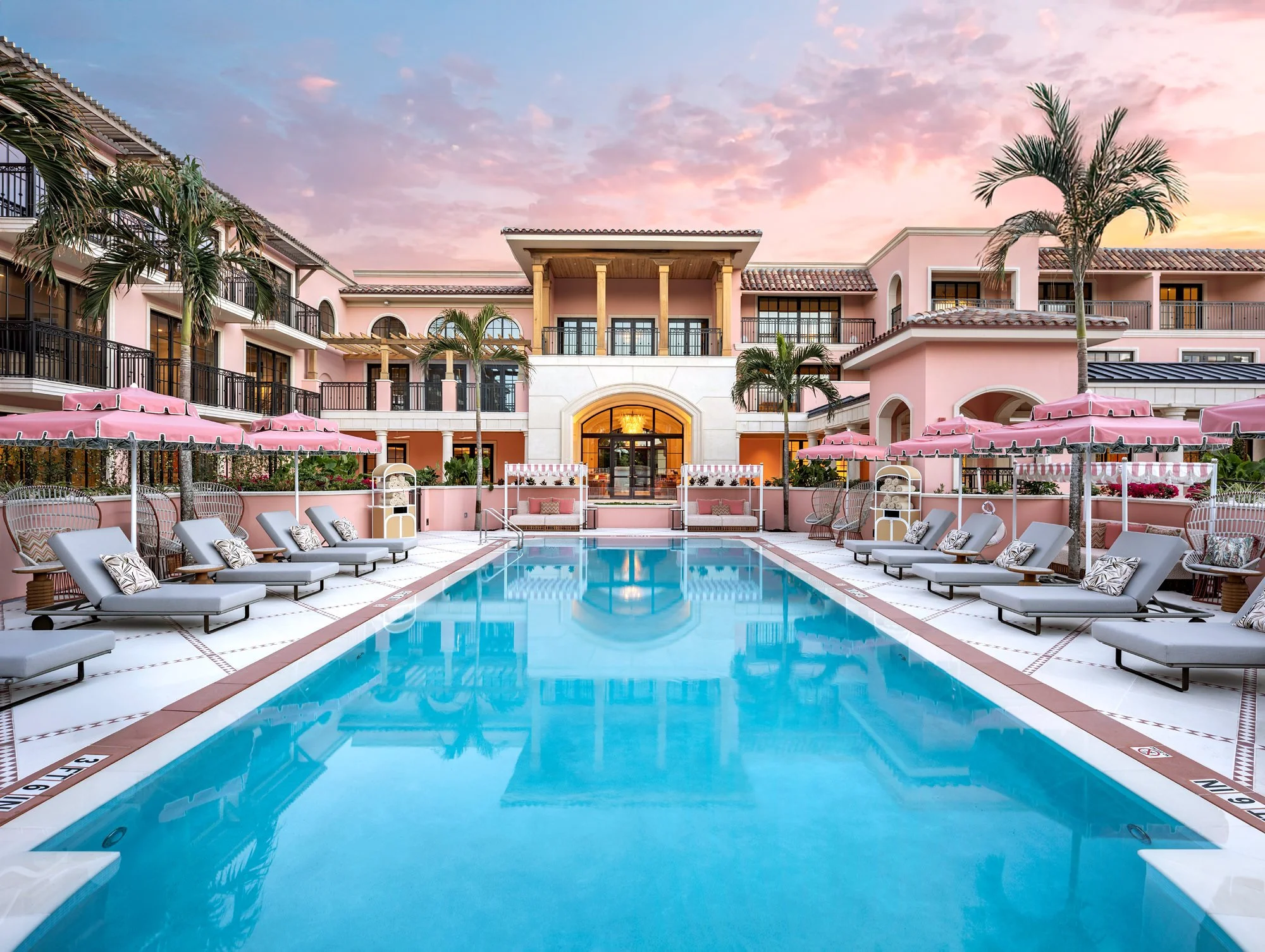 ©_Robert_Granoff_Palm_House_Pool_ver_5_v2_sky.jpg