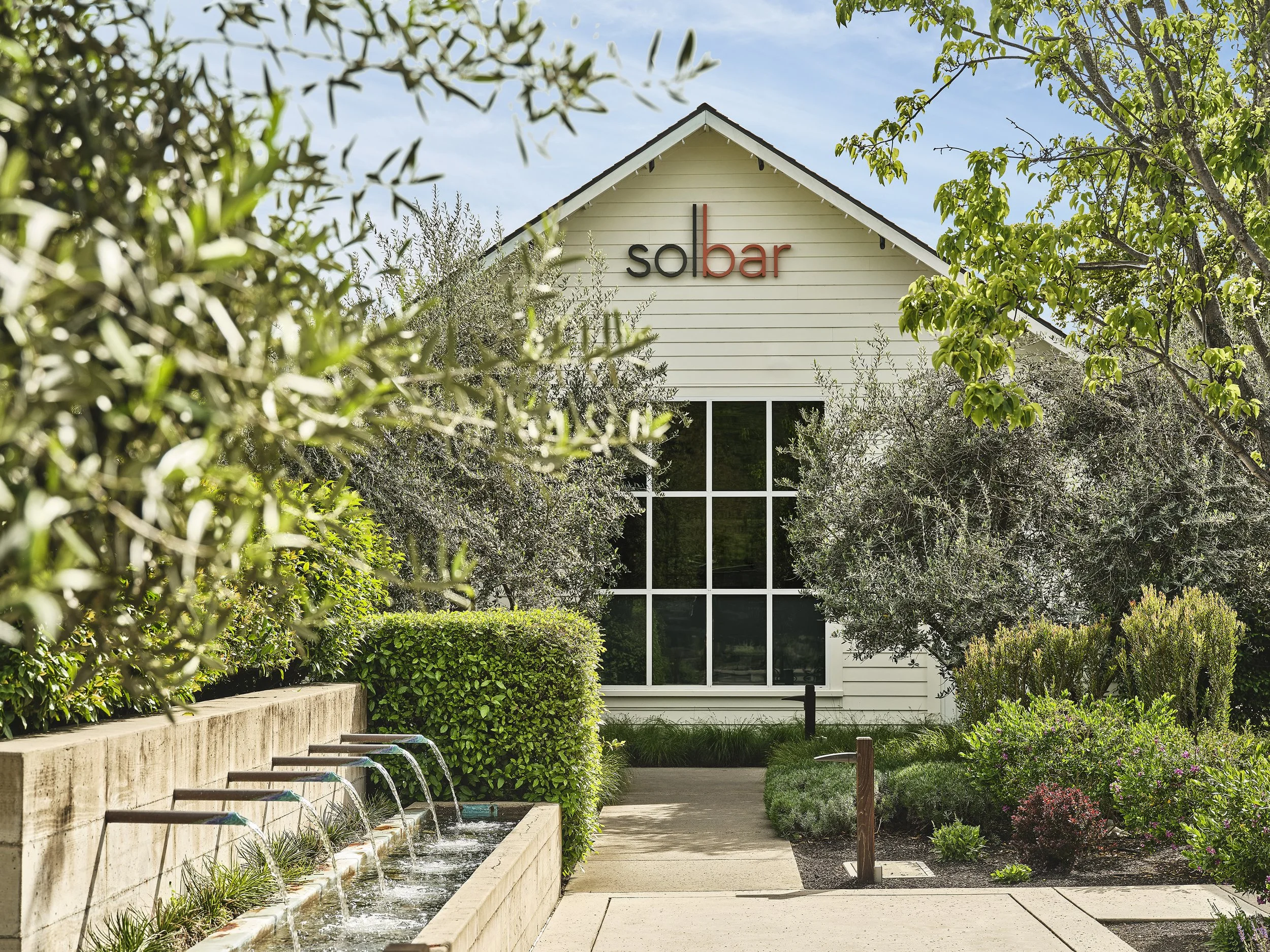 SOL_Public-Spaces_Exterior_Solbar_2021_0415011.jpg
