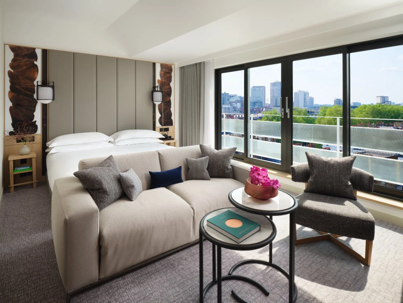 Hero_4_NobuHotelLondonPortmanSquare_JuniorSuite.jpg