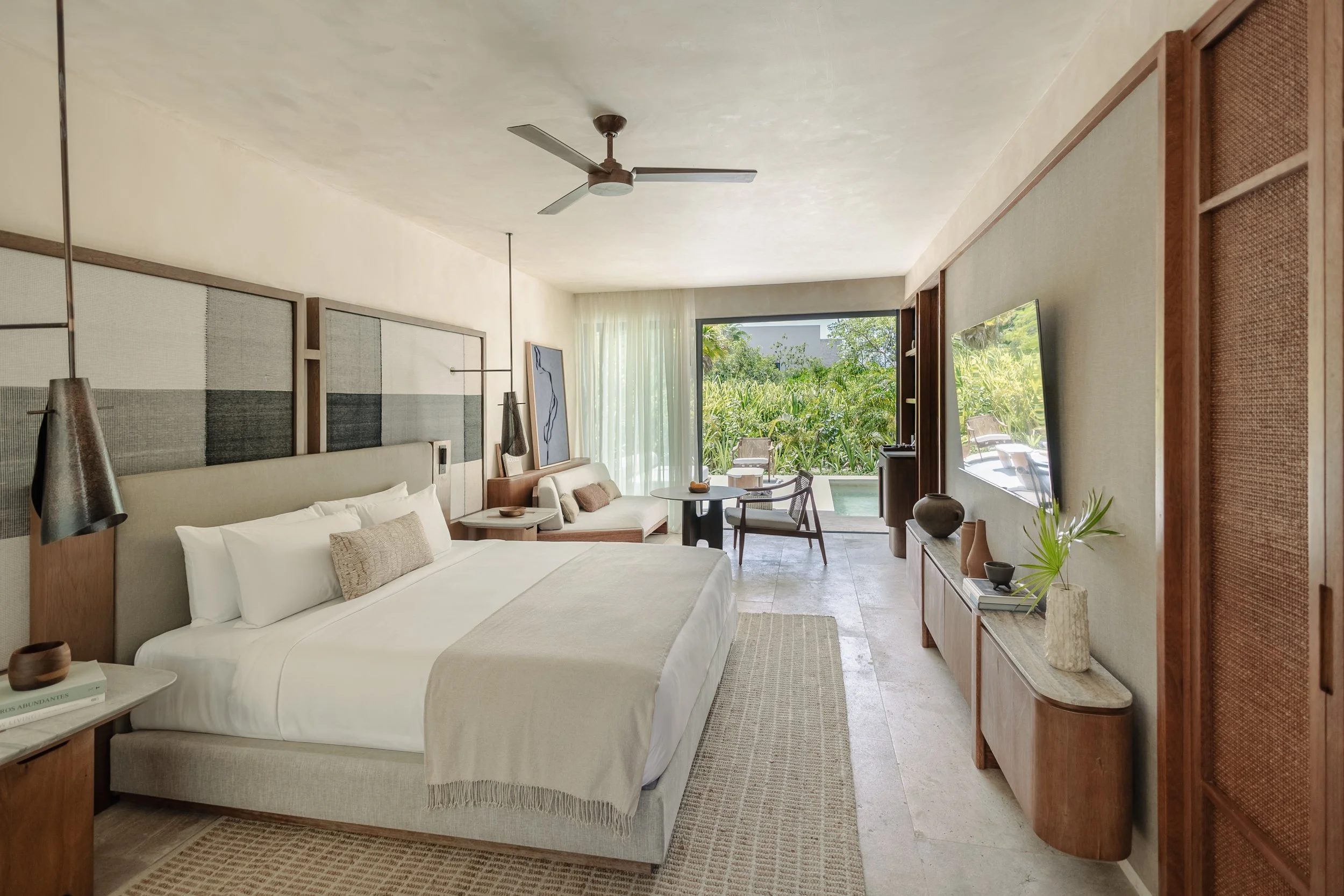 KING LAGOON WITH PLUNGE POOL - AM ROOM 2 EDIT-197-2.jpg