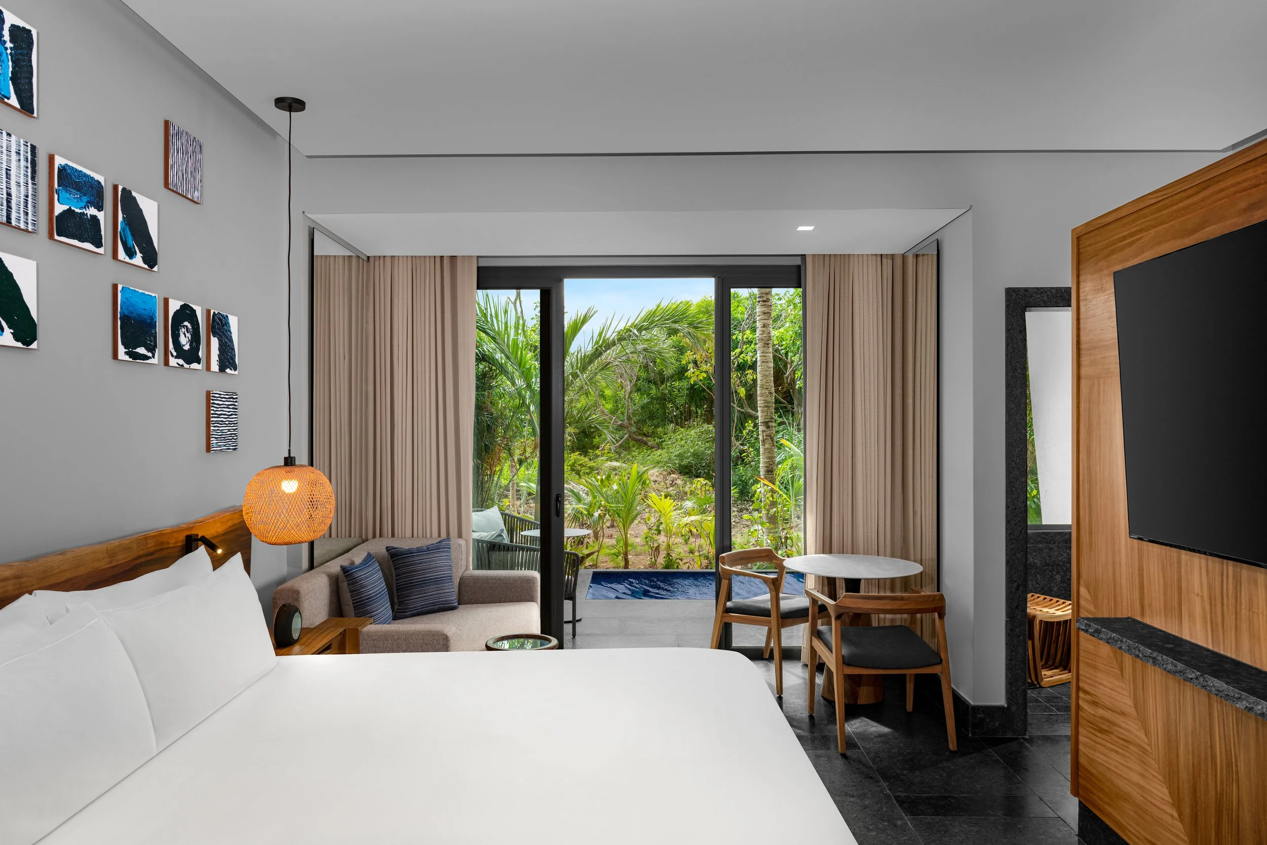 Tropical View Suite with King Bed .jpg
