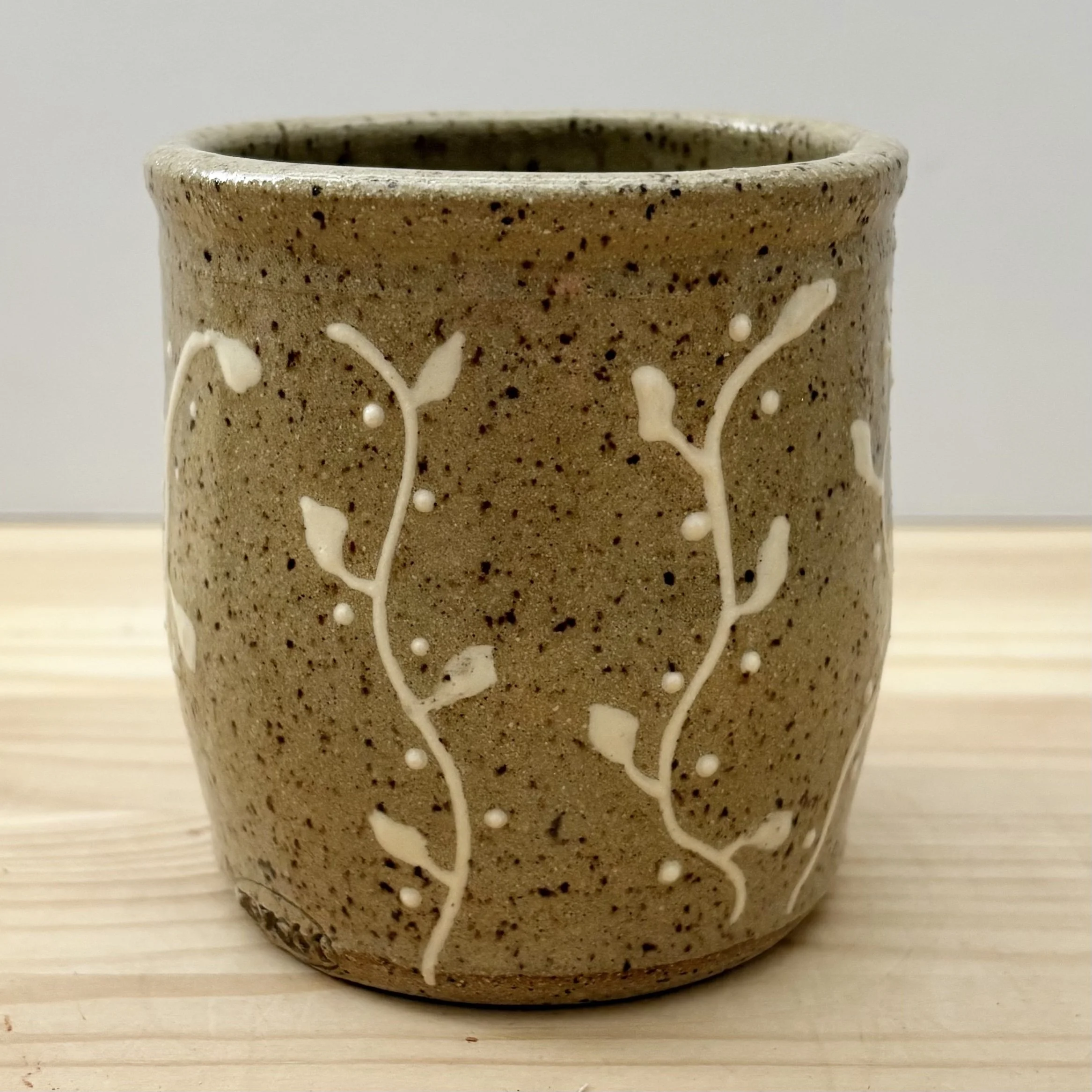 Height 4" • Holds 10 oz.