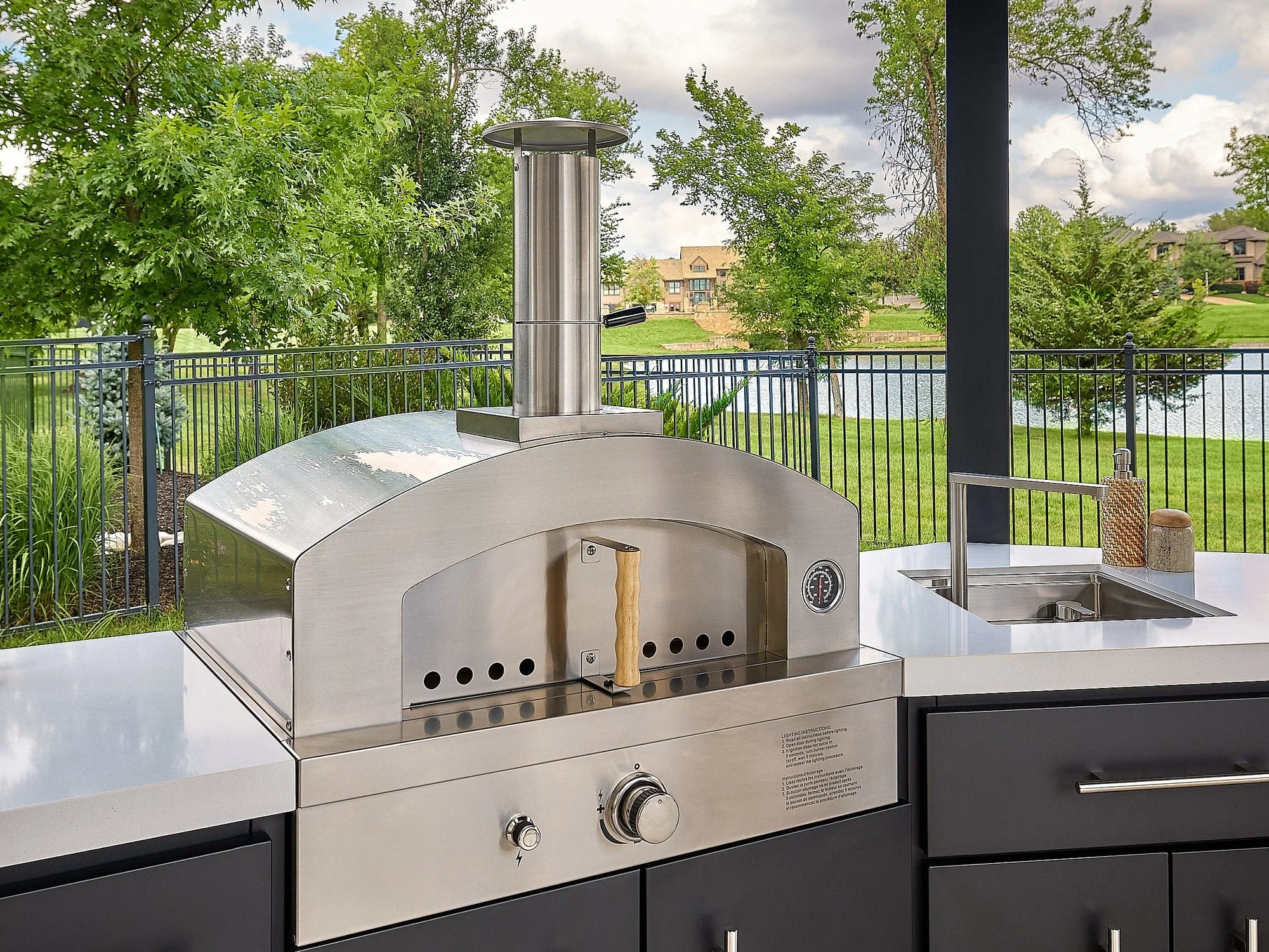 SIZE_EdgemontCove_PizzaOvenClosed_2500x1875_V1.jpg