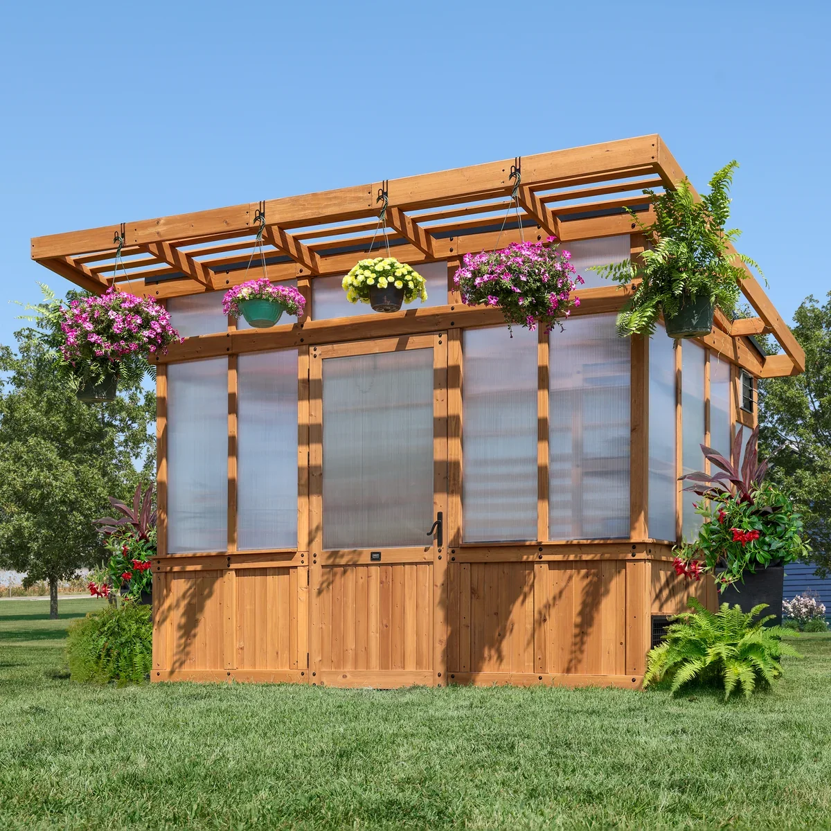 SIZE_11x7_PoppyGreenhouse_Hero_V1.webp
