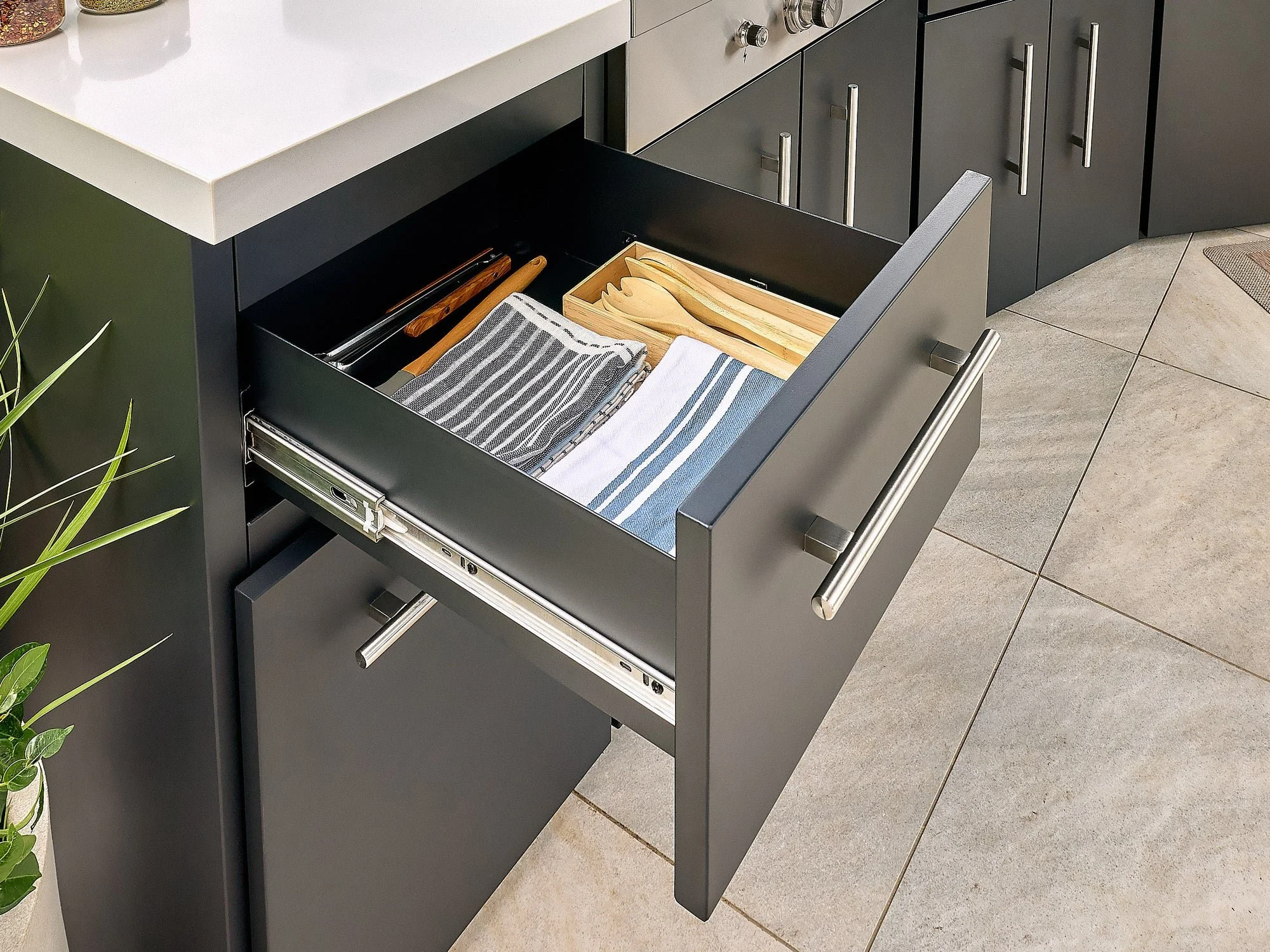 SIZE_EdgemontCove_Drawer_2500x1875_V1.jpg