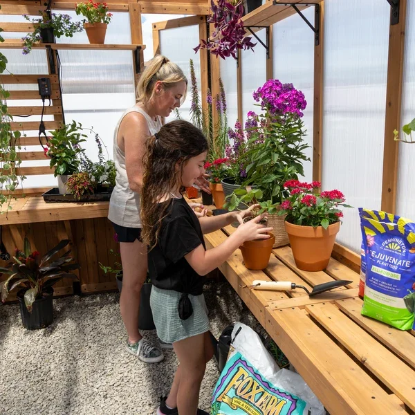 SIZE_14x12_SavannahGreenhouse_Lifestyle_StagingShelves_V1.webp