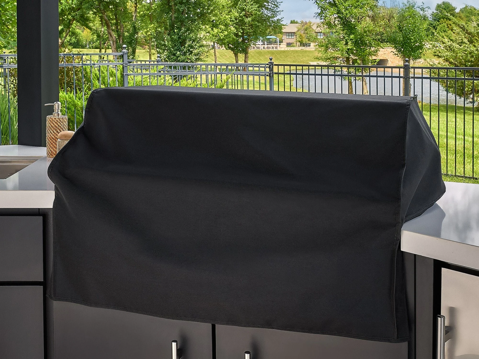 SIZE_EdgemontCove_GrillCover_2500x1875_V1.jpg