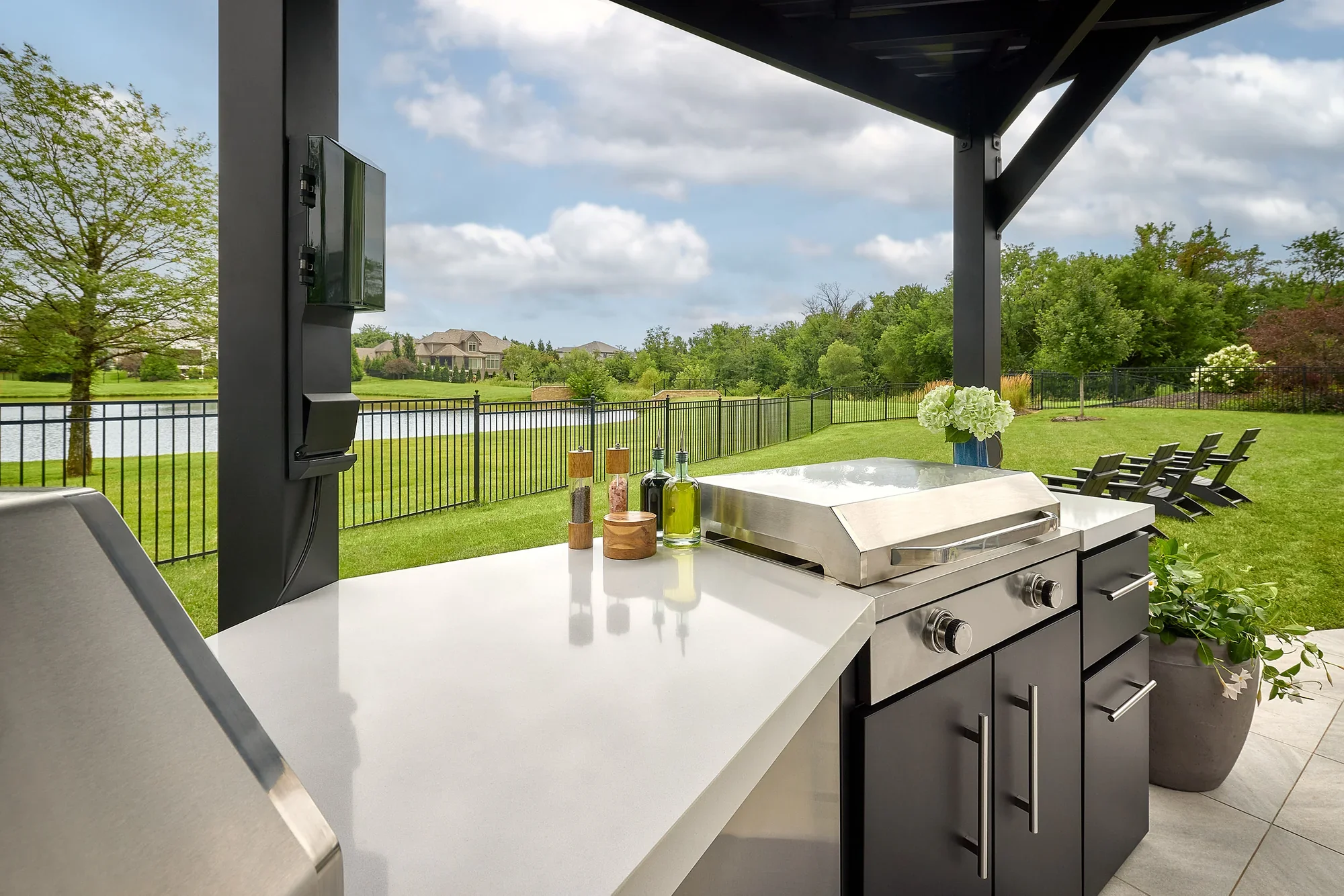 SIZE_EdgemontCove_EngineeredStone_2500x1875_v1.webp