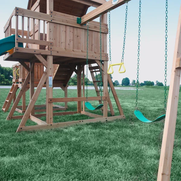 P10_Malibu-Swings.webp