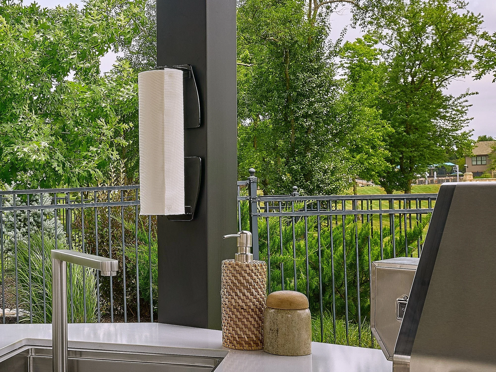 SIZE_EdgemontCove_PaperTowel-B_2500x1875_V1.jpg