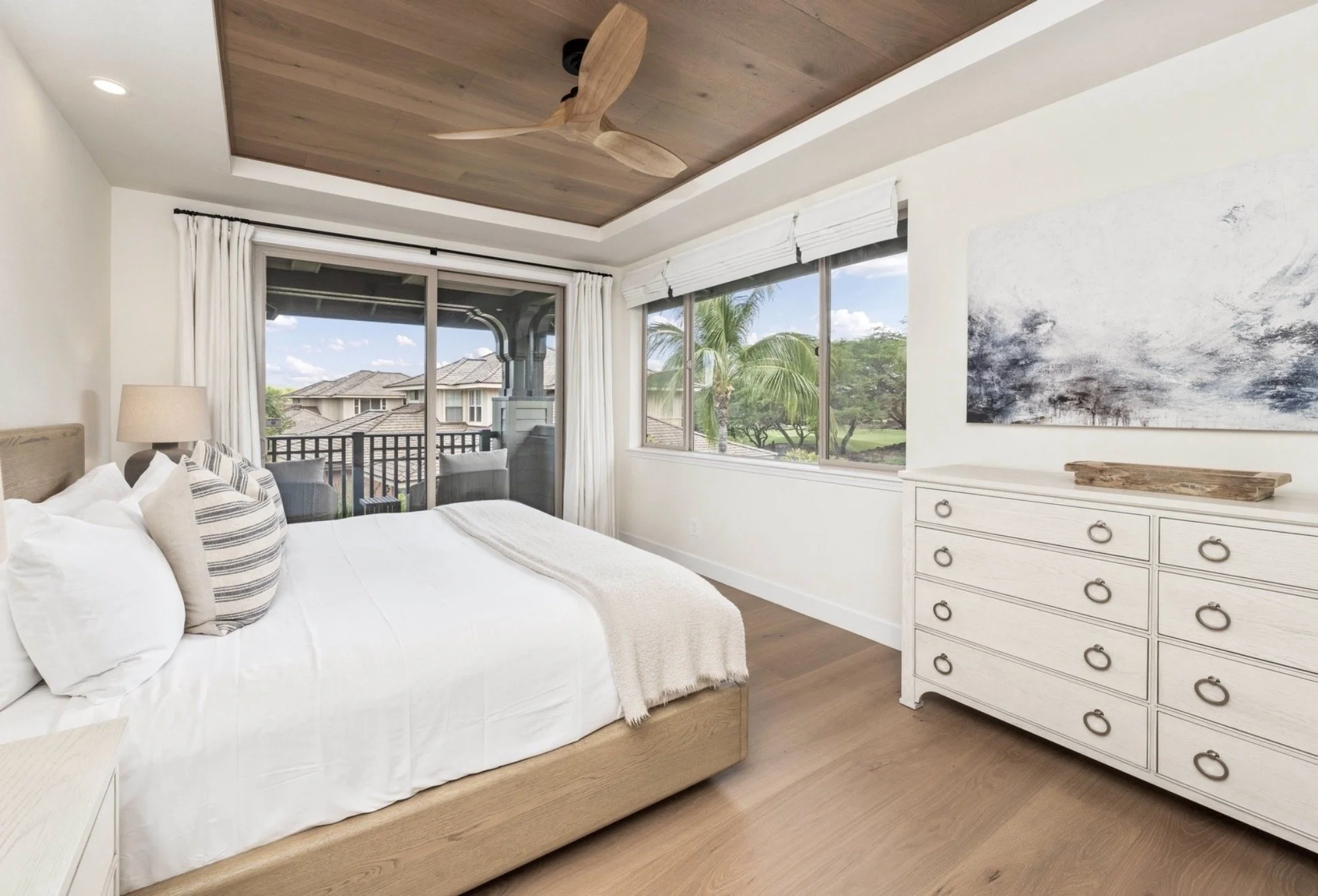 hawai-condo-master-bedroom.jpeg