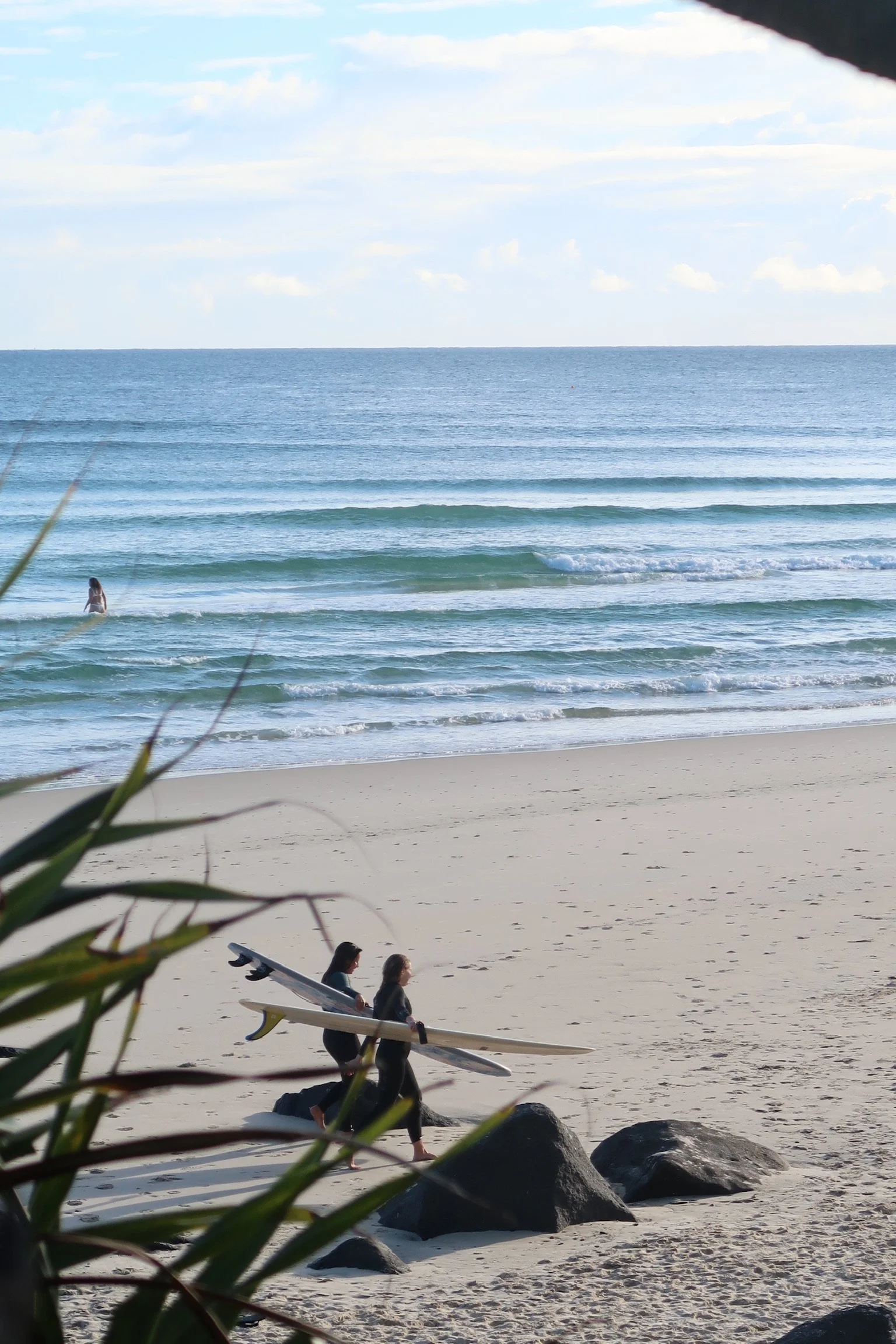 Quiet ocean shorelines symbolising stress relief, emotional regulation and finding calm during difficult life moments