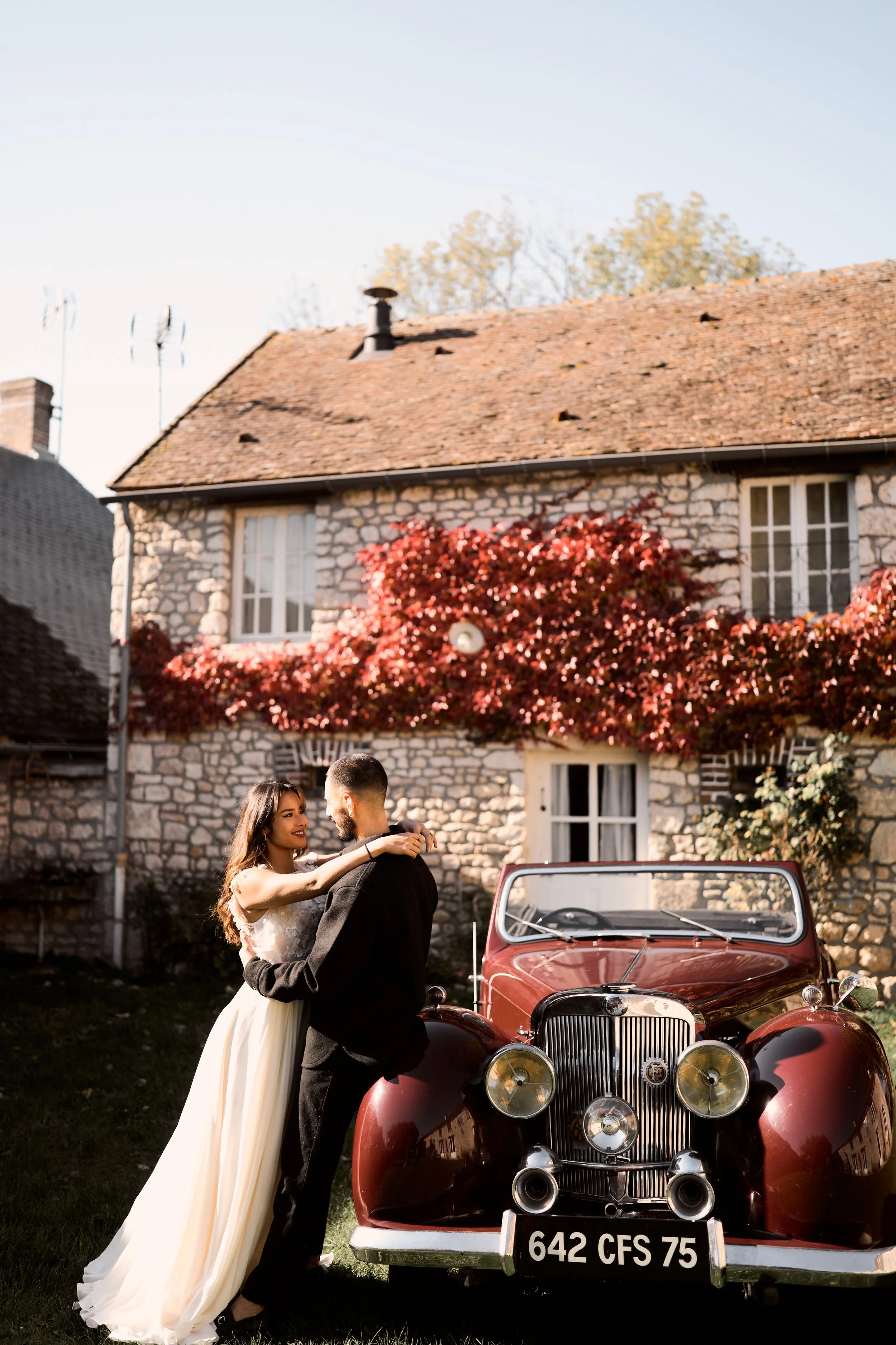Wedding planner Paris Oise - mariage automne authentique avec voiture ancienne