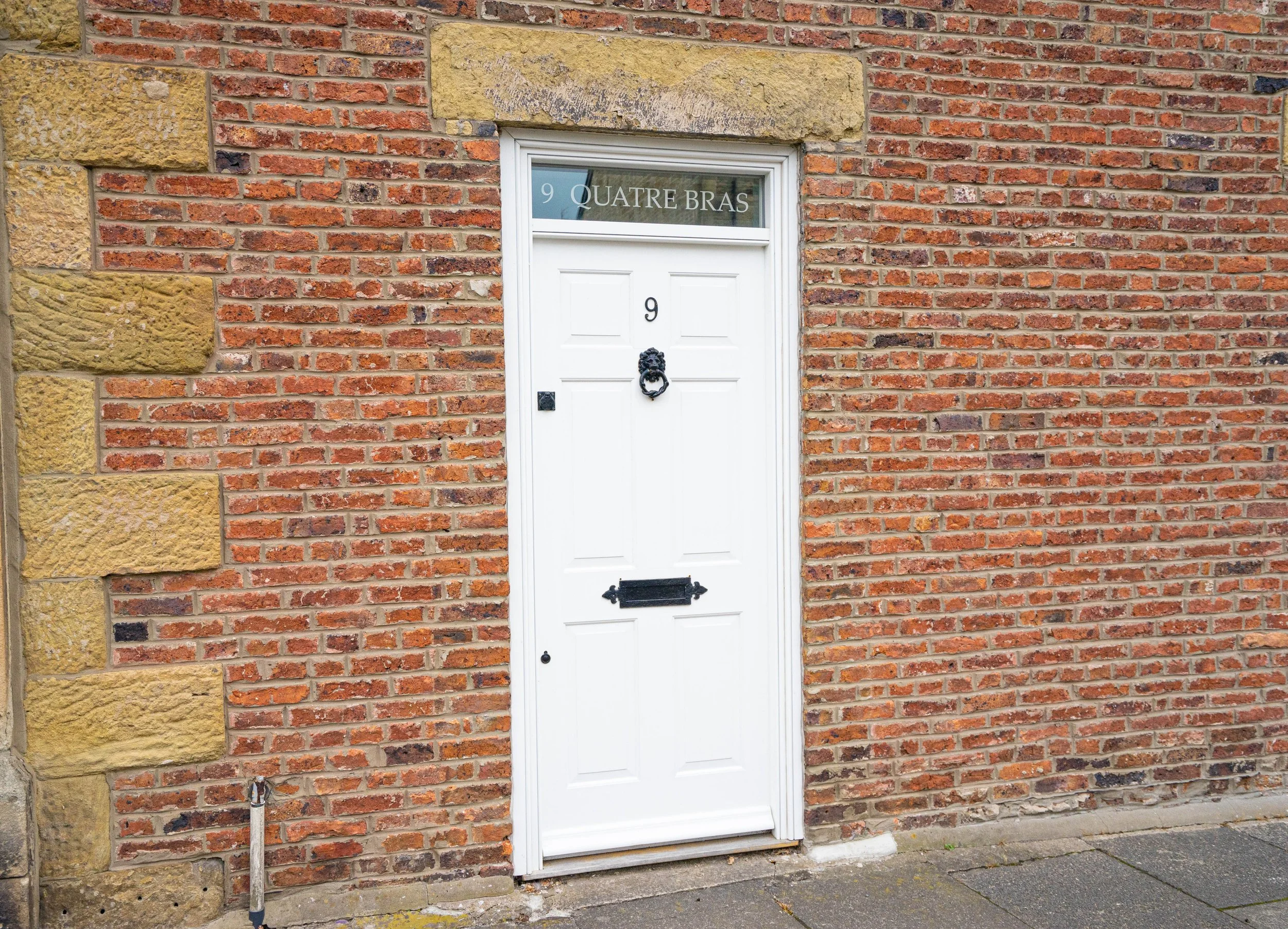 front door quatra bras 2.jpg