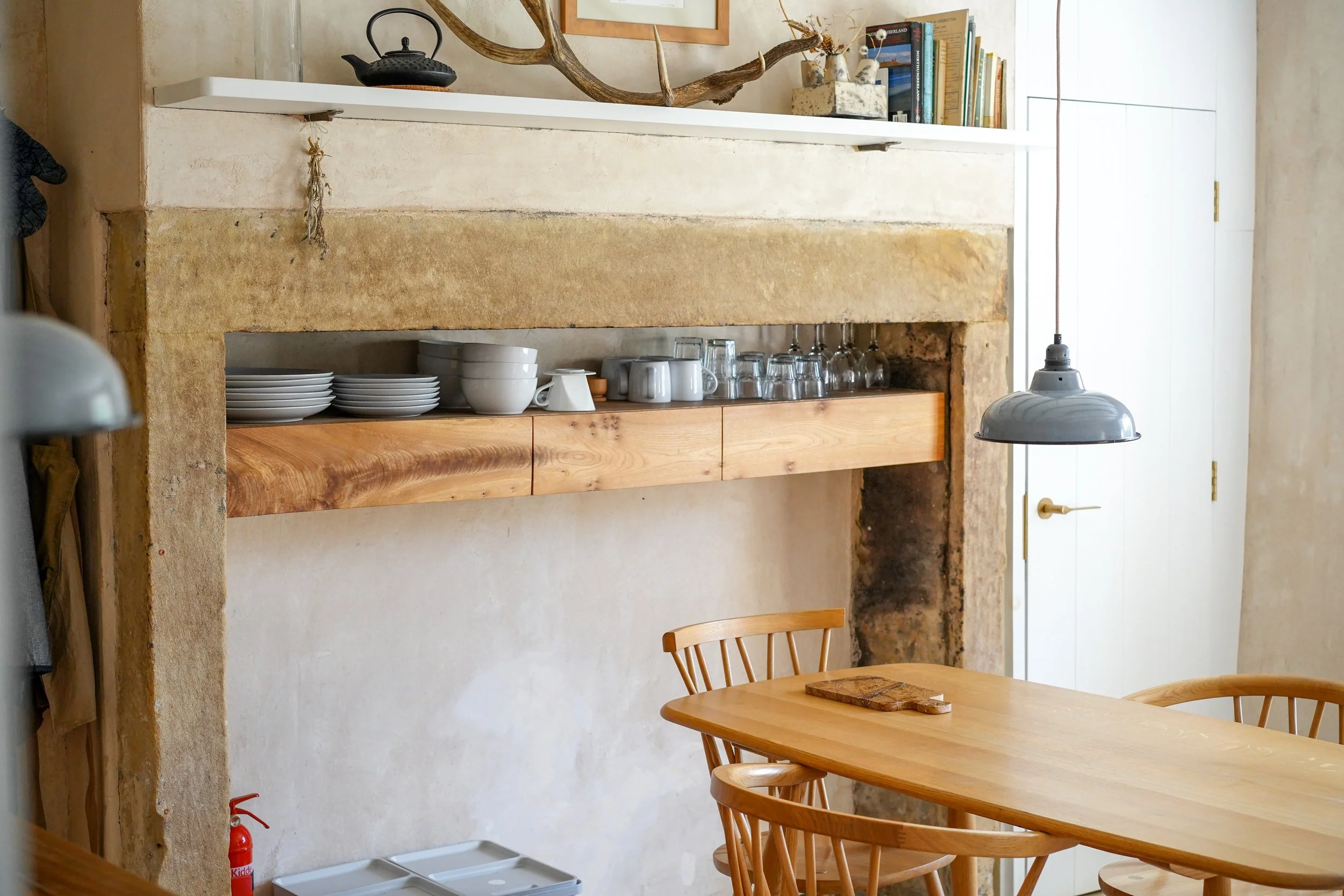 kitchen shelf 3 .jpg