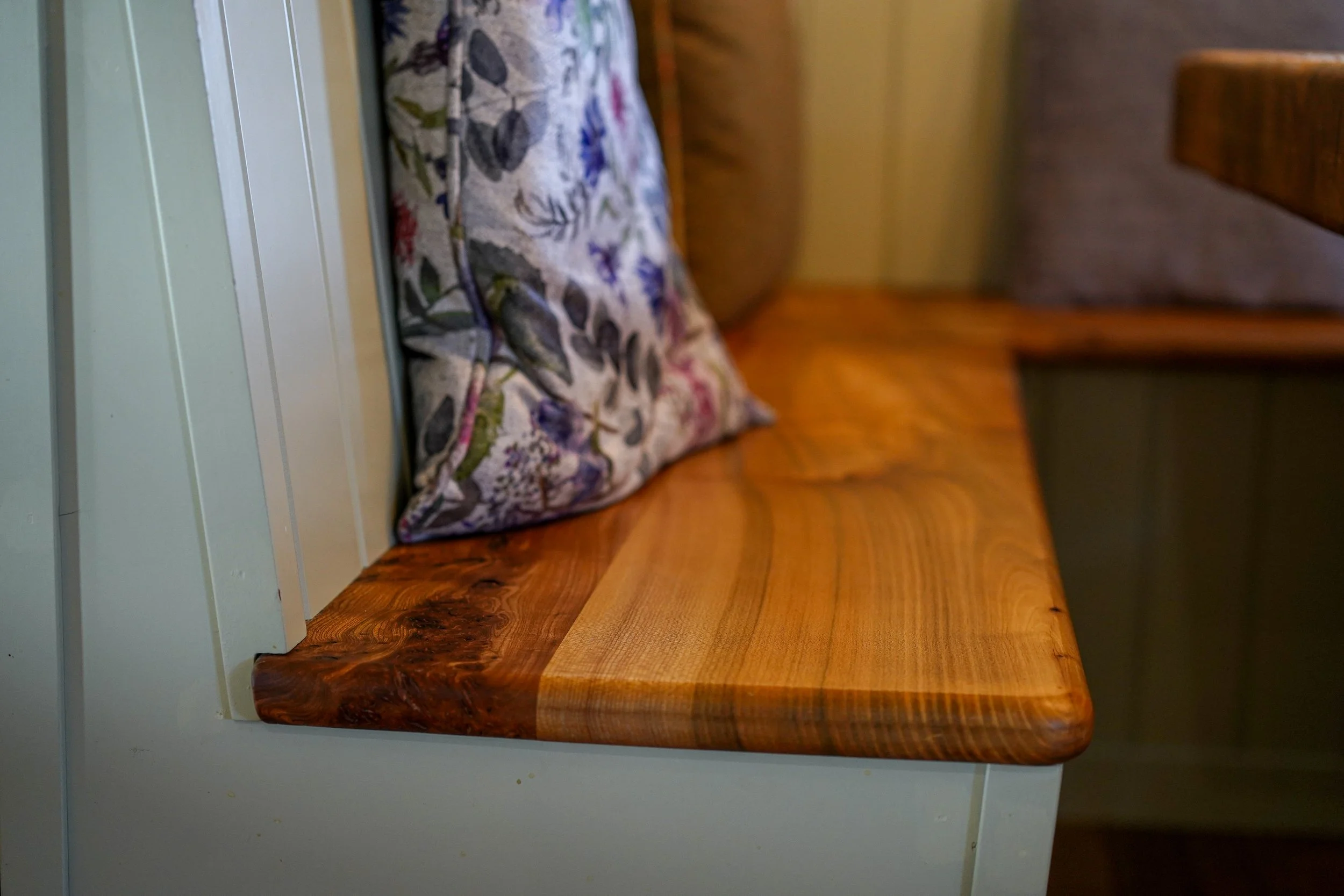 kitchen fitted seat 3 .jpg