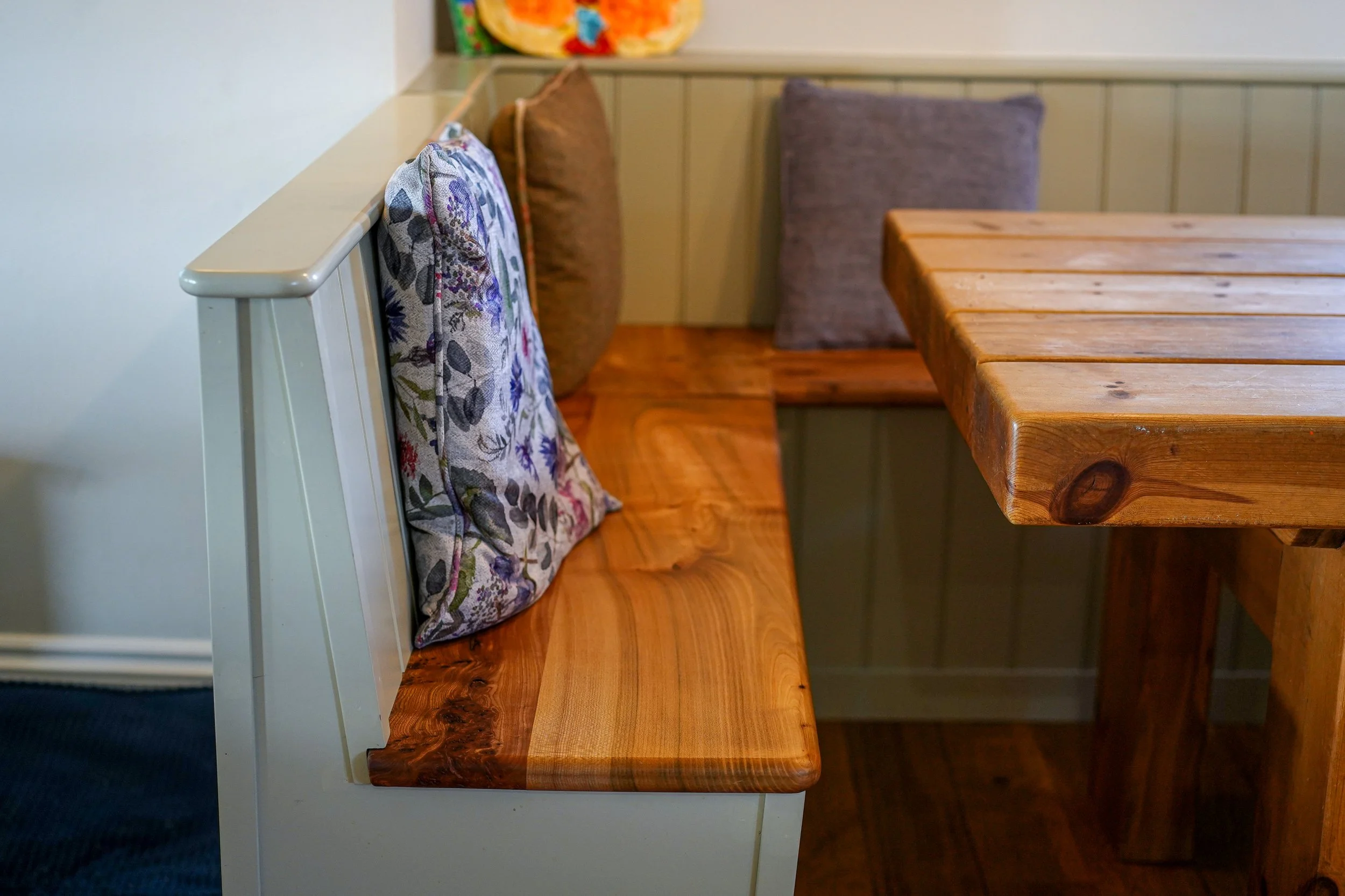 kitchen fitted seat 4 .jpg
