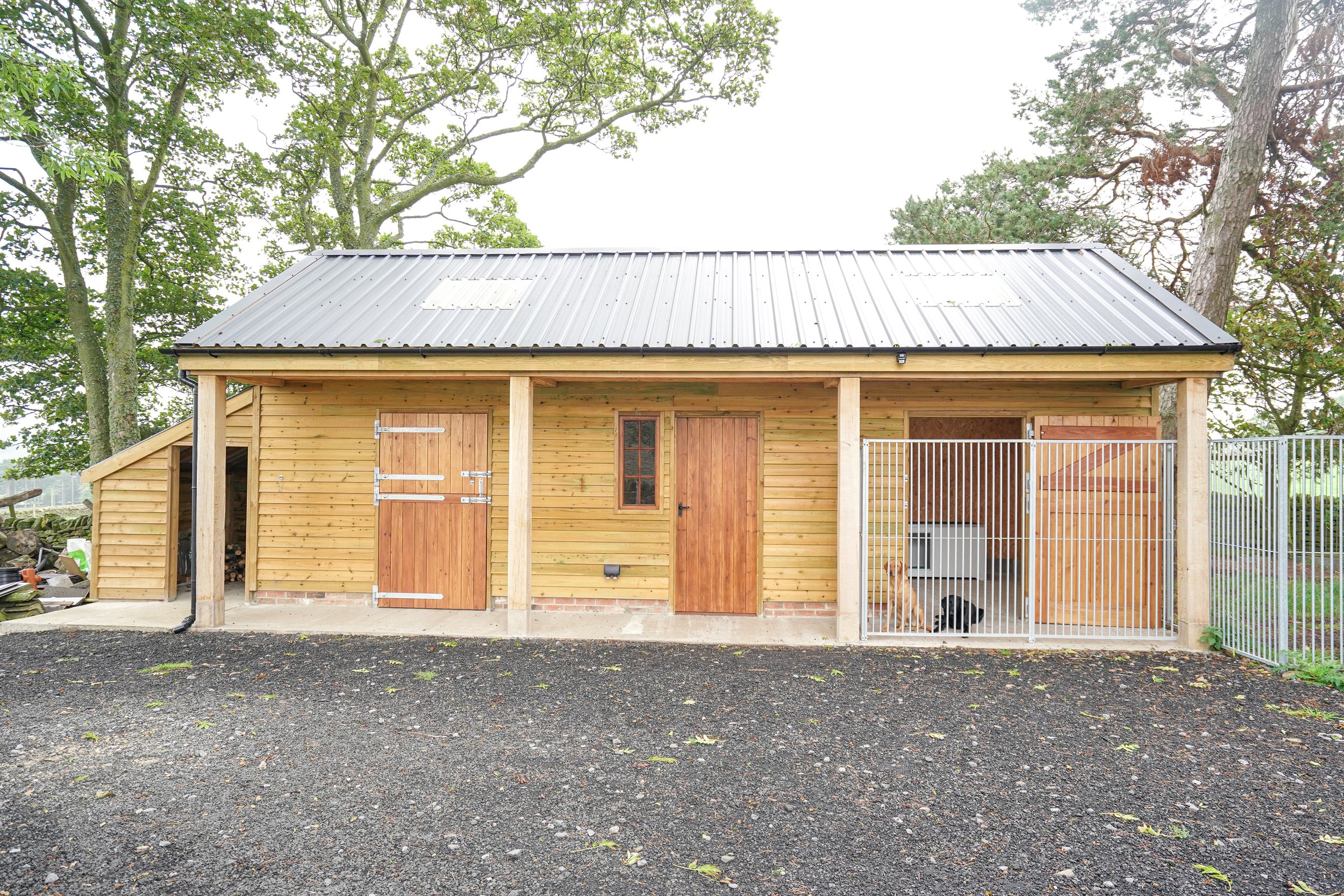 oak outbuilding .jpg