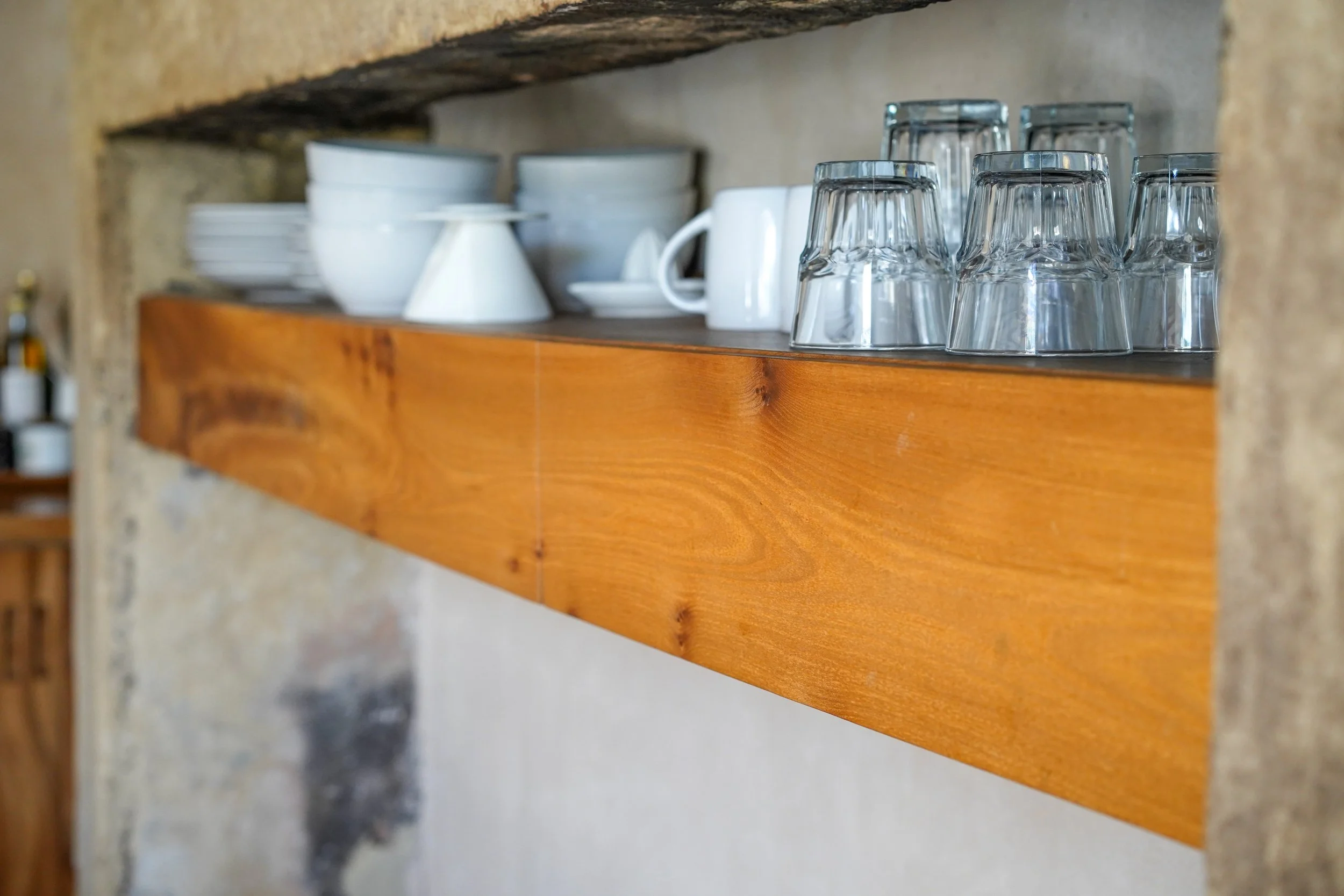 kitchen shelf 2 .jpg
