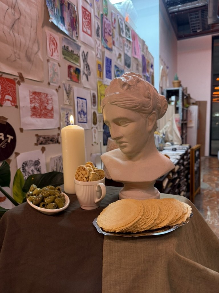 Drinks and savoury snacks served at The Art Café in Amsterdam, available for private group celebrations and bachelorette parties.