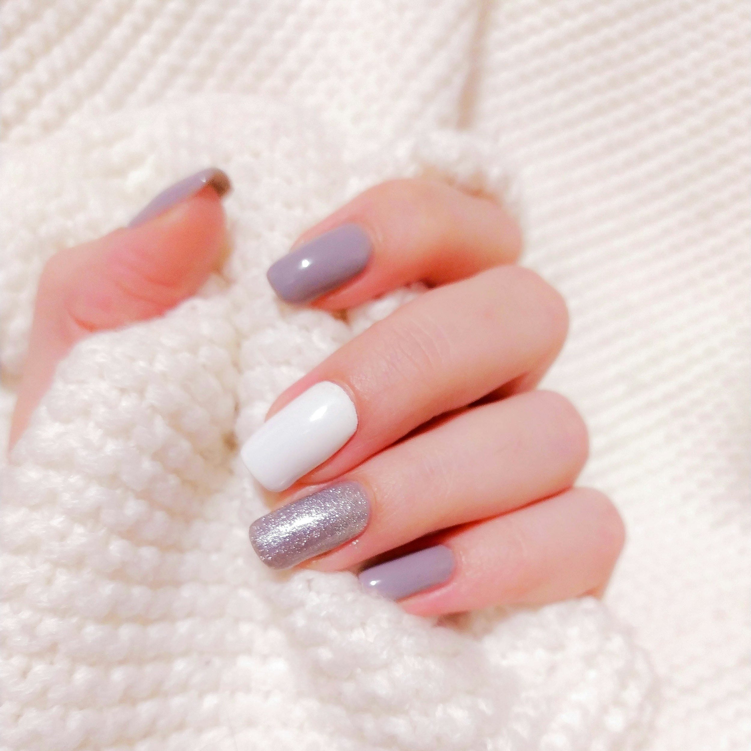 Gel vs Acrylic in Winter: What’s Best for Your Nails?
