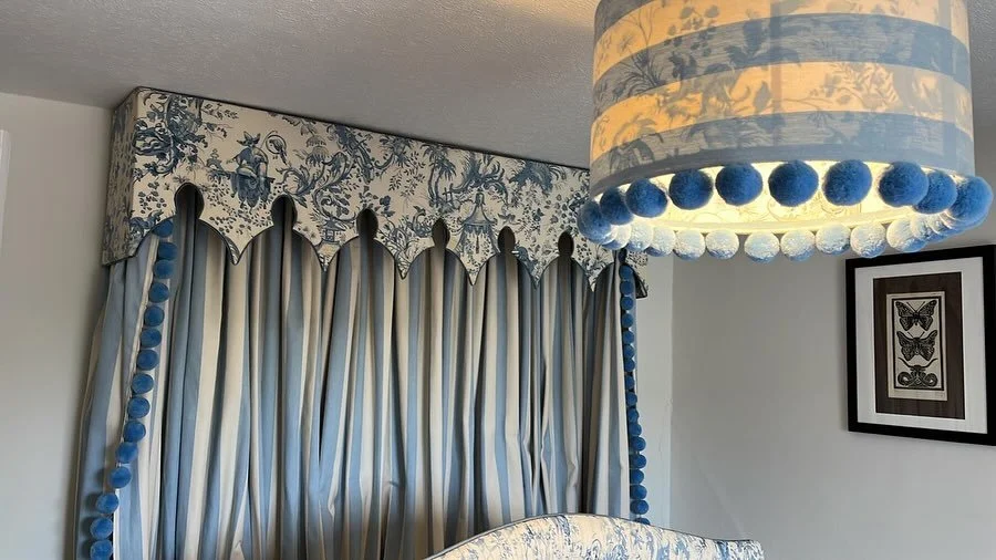 A beautiful statement 💙

This bespoke pelmet paired with soft curtains and bold trim brings character and charm to the room, perfectly complemented by the coordinating lampshade. Sometimes it&rsquo;s the details that make a space truly special.

👉 