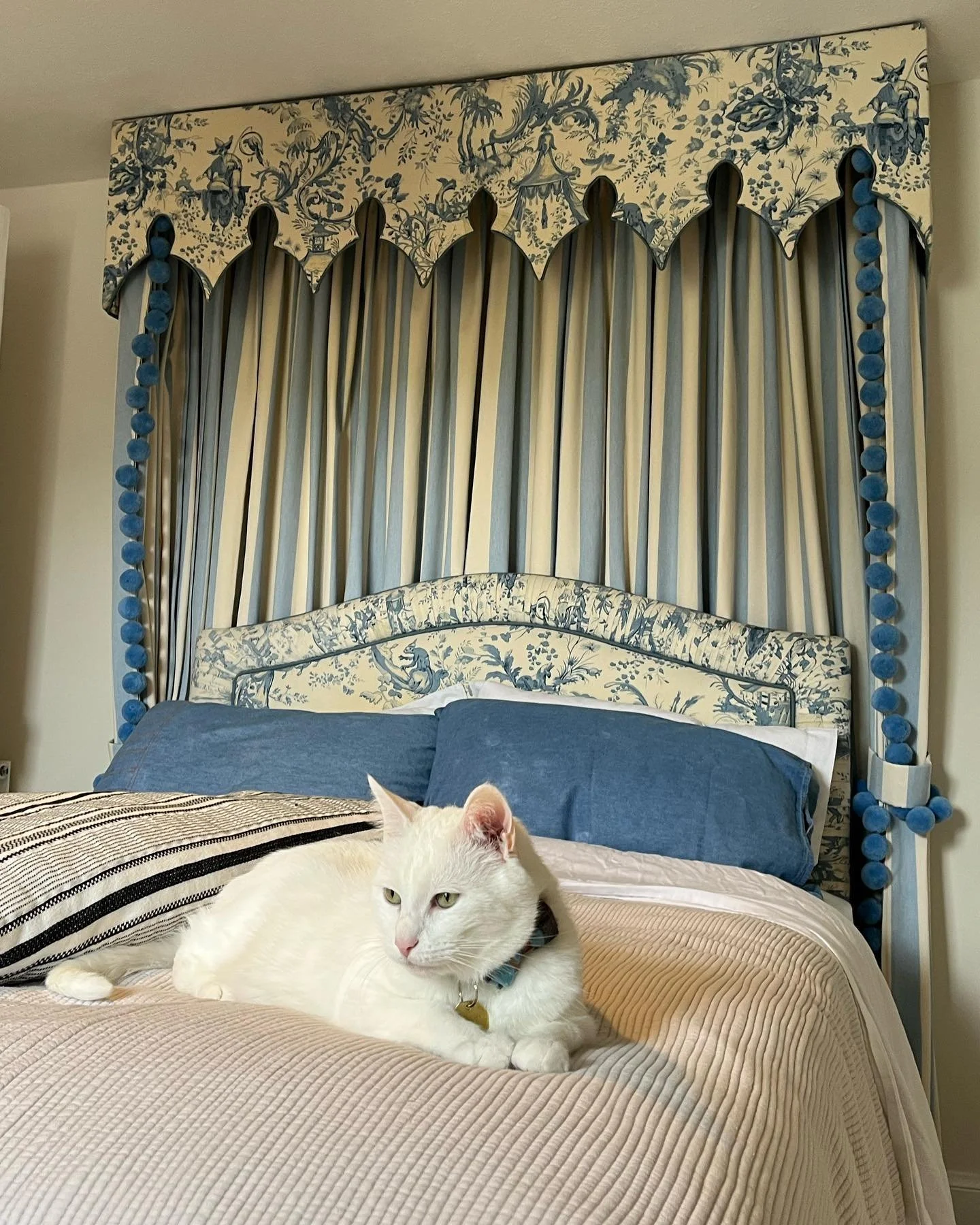 Another view of this beautiful bespoke bedroom scheme 💙

A statement pelmet, coordinating curtains and upholstered headboard all working together to create a truly elegant space. Finished with bold trim details that bring everything together perfect