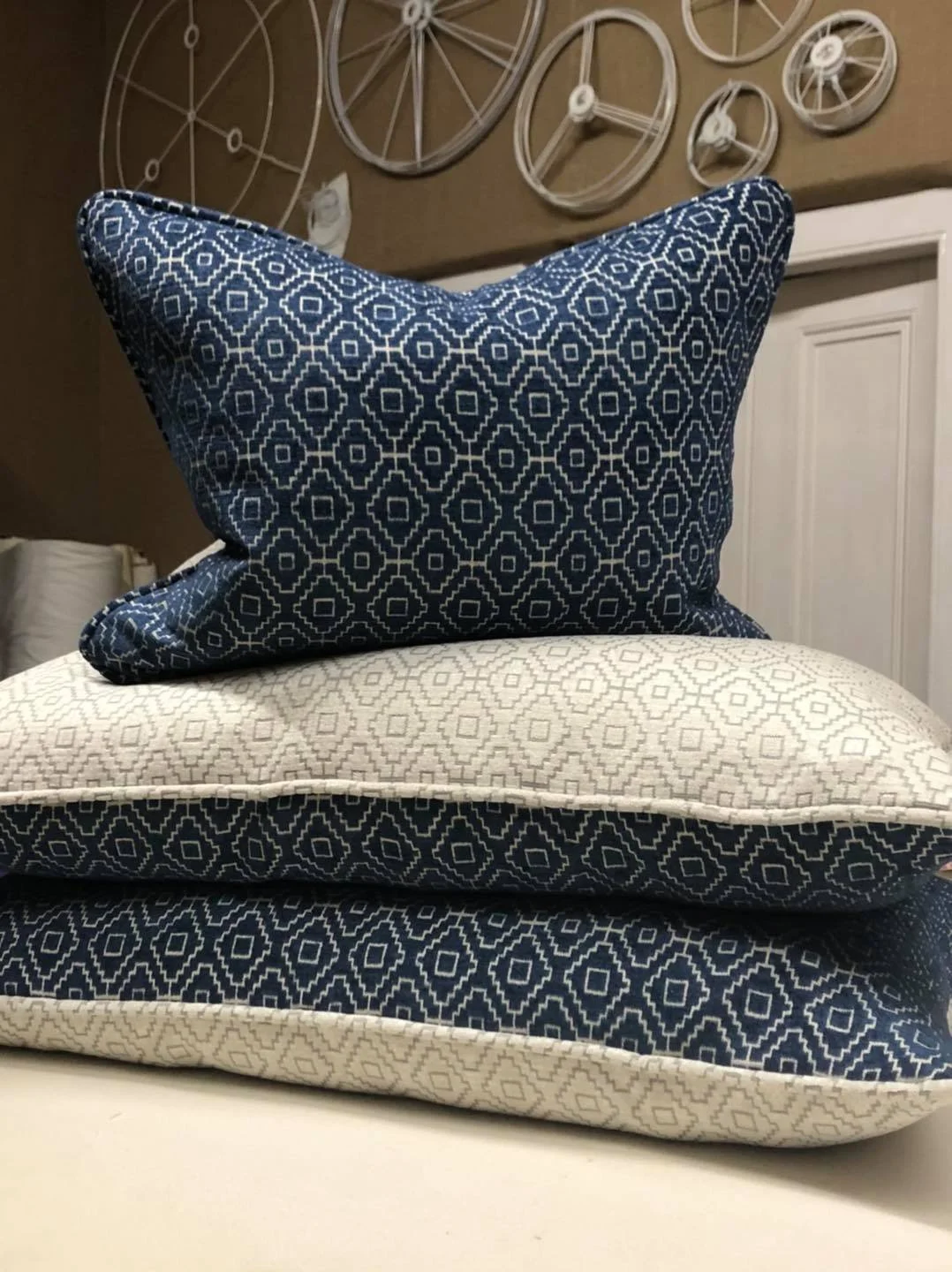 Sometimes it&rsquo;s the finishing touches that bring a room together ✨

These beautiful bespoke cushions add pattern, texture and a pop of colour, perfectly balancing the space while keeping that timeless, relaxed feel.

Small details, big impact.

