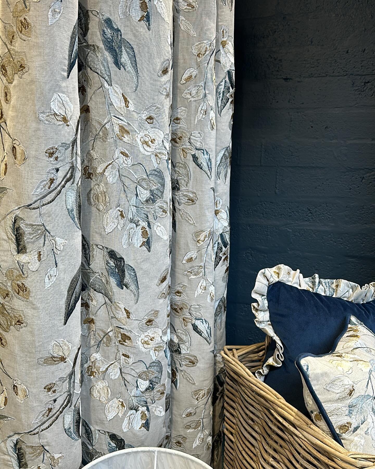 Soft florals, layered textures, and a perfectly pulled together finish 🤍

From curtains to cushions, it&rsquo;s the little details that bring a scheme to life&hellip; and make a house feel like home ✨
.
.
.
.
#StrathearnInteriors #SoftFurnishings #C