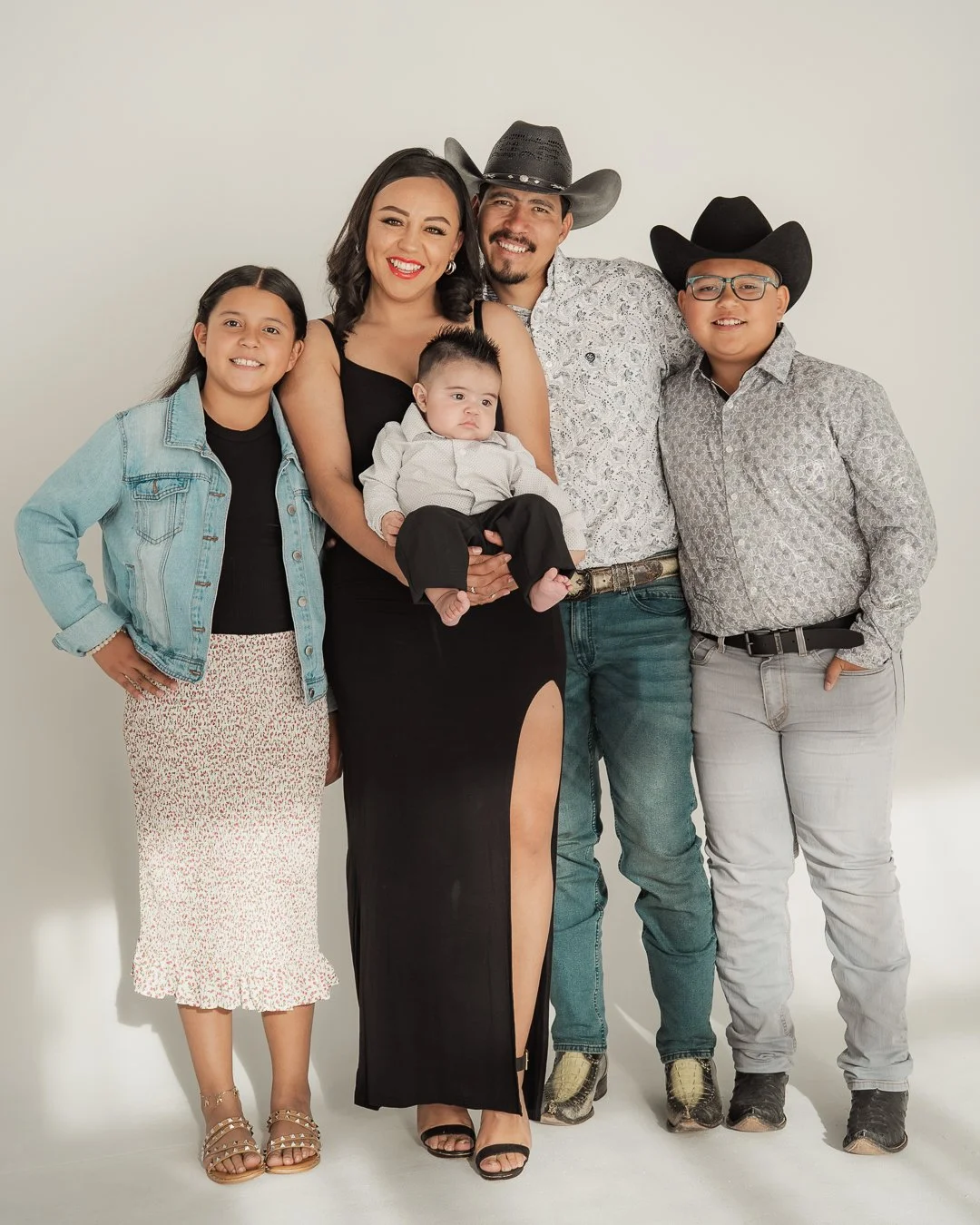 gomez_hernandez_family_portraits_jz_sm-1.jpg
